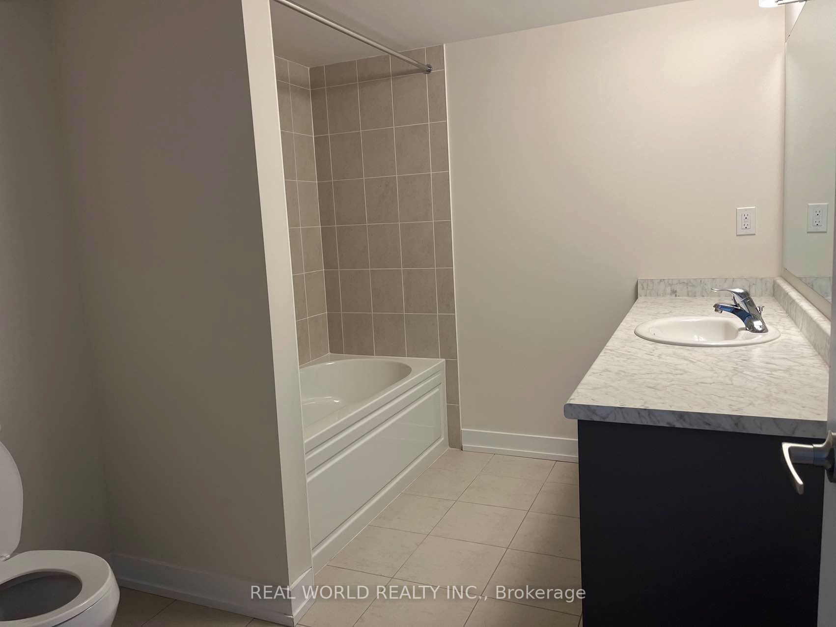 48 Credit Lane, Richmond Hill, ON L4E 1G9 photo 2