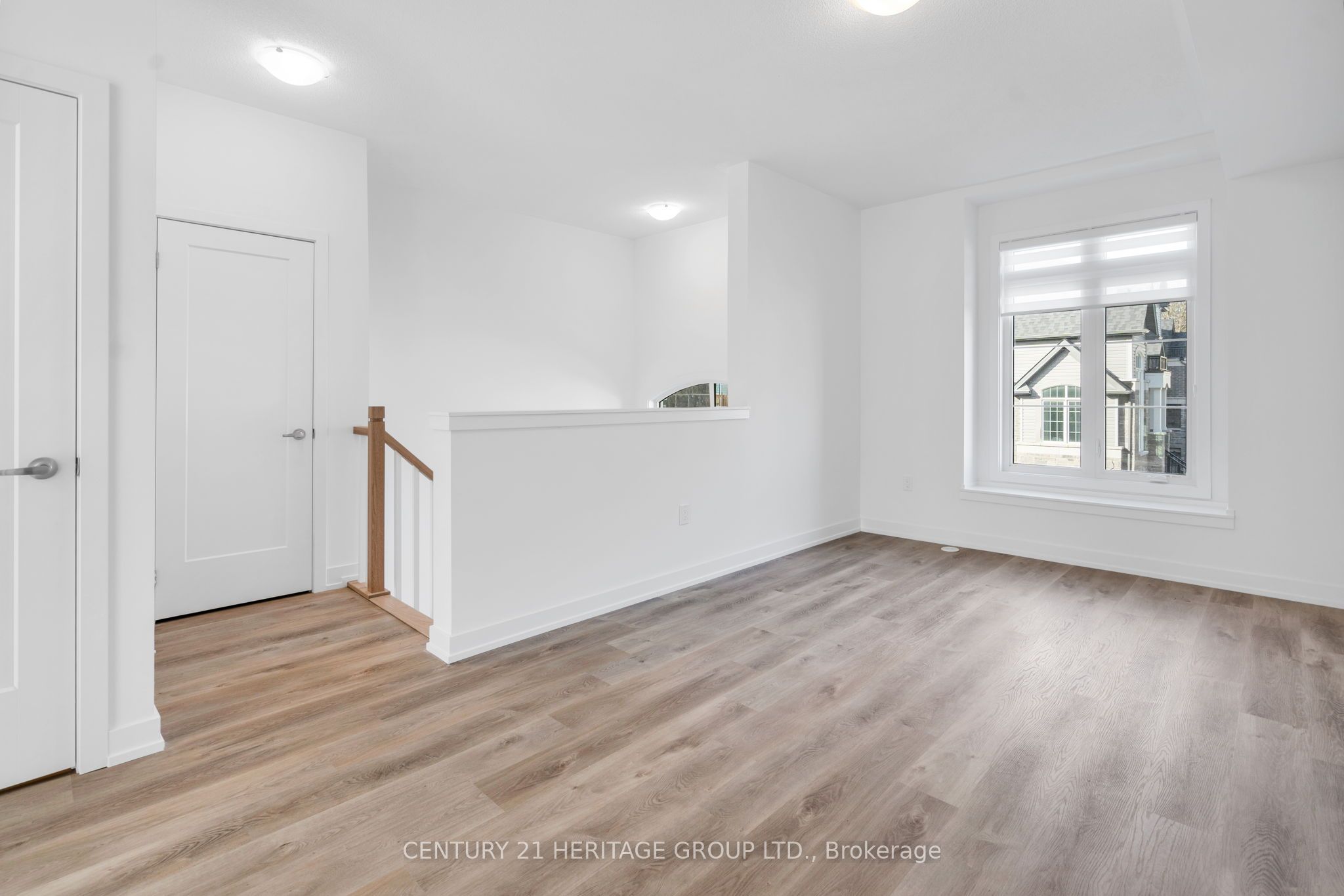 96 Lyall Stokes Circle, East Gwillimbury, ON L0G 1M0 photo 3