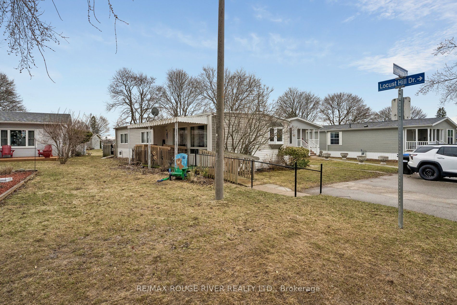 35 Hawthorne Drive, Innisfil, ON L9S 1P1