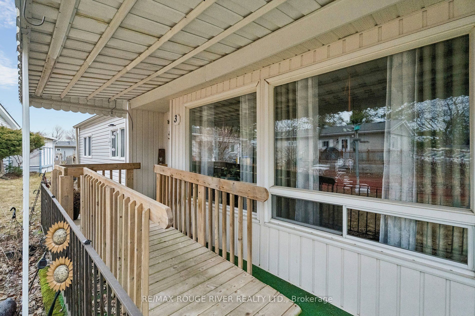 35 Hawthorne Drive, Innisfil, ON L9S 1P1 photo 4