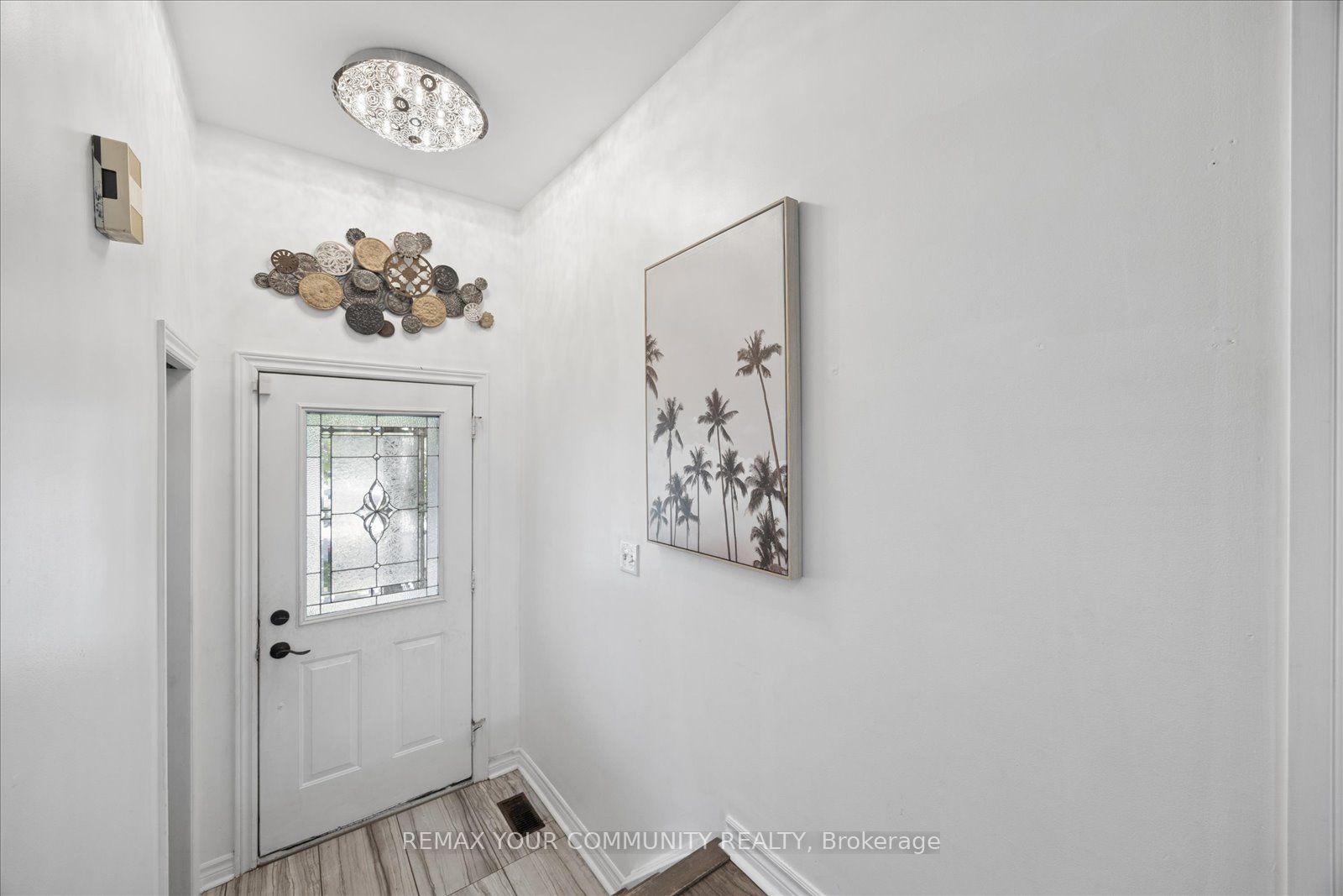 23 Breeze Drive, Bradford West Gwillimbury, ON L3Z 3A6 photo 3
