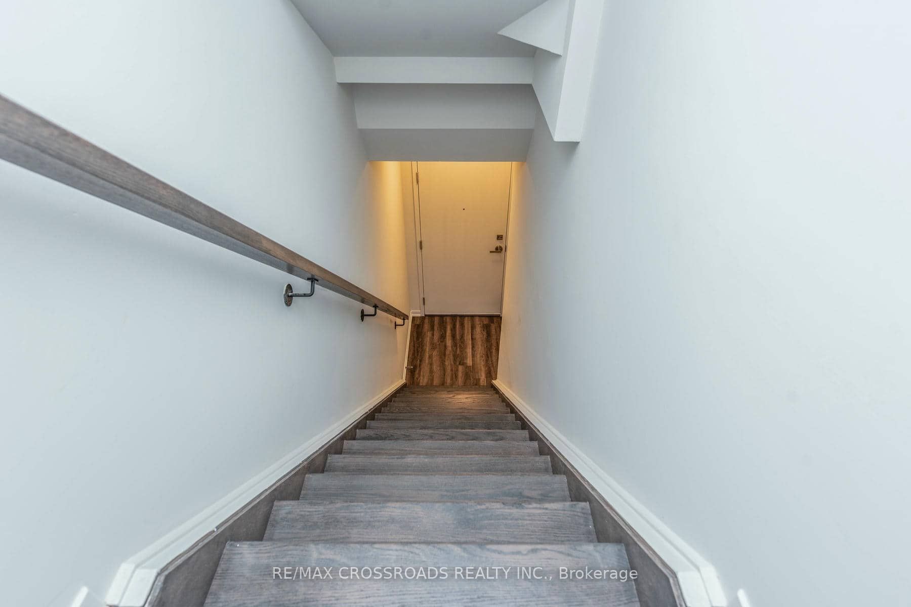 140 Honeycrisp Crescent 292, Vaughan, ON L4K 0N7 photo 3