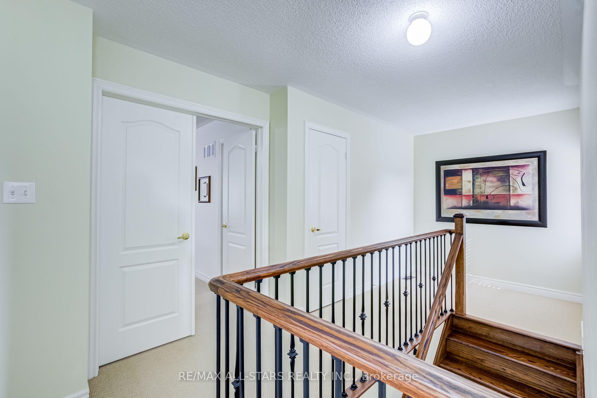 102 Creekland Avenue, Whitchurch-Stouffville, ON L4A 1X4