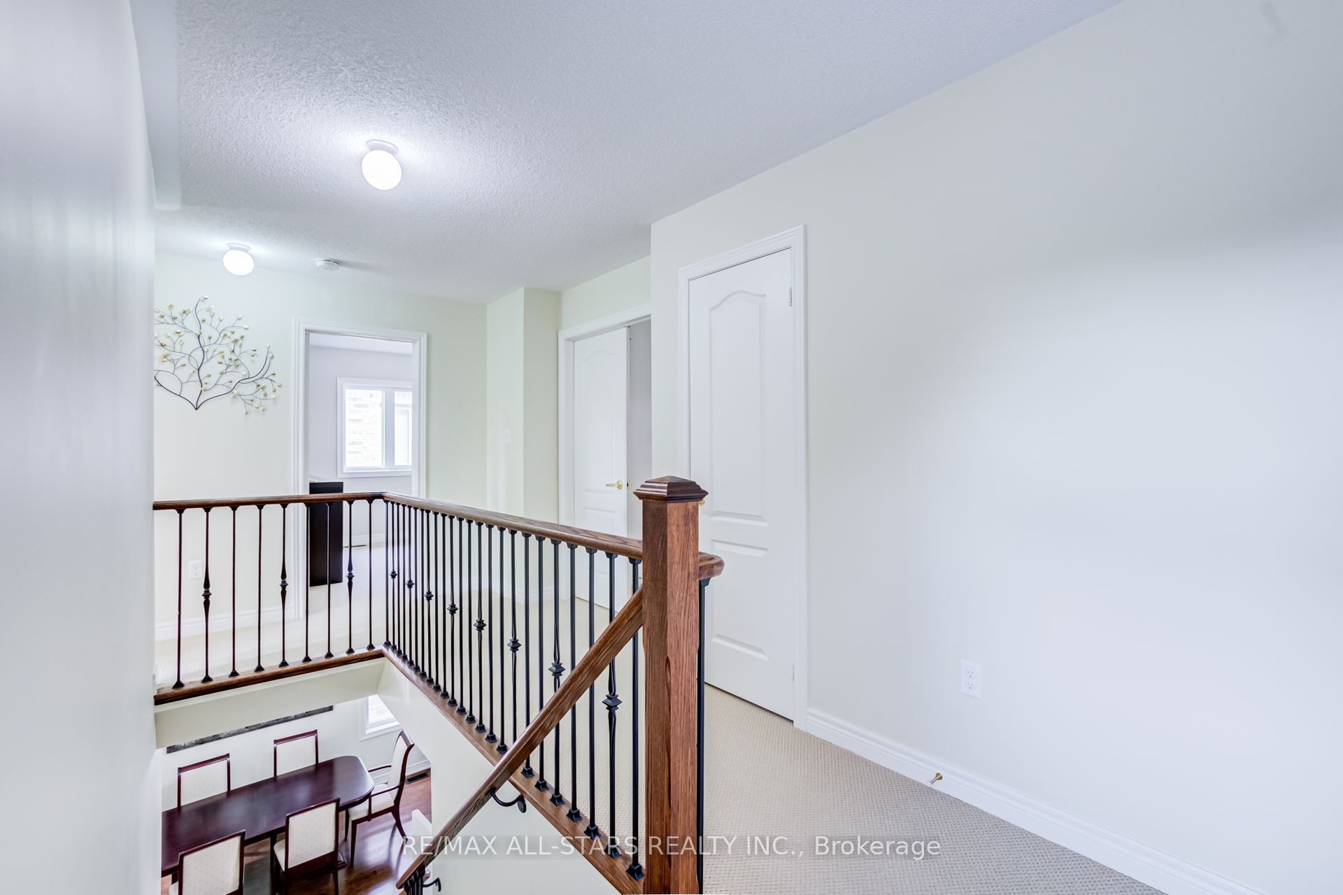102 Creekland Avenue, Whitchurch-Stouffville, ON L4A 1X4 photo 3