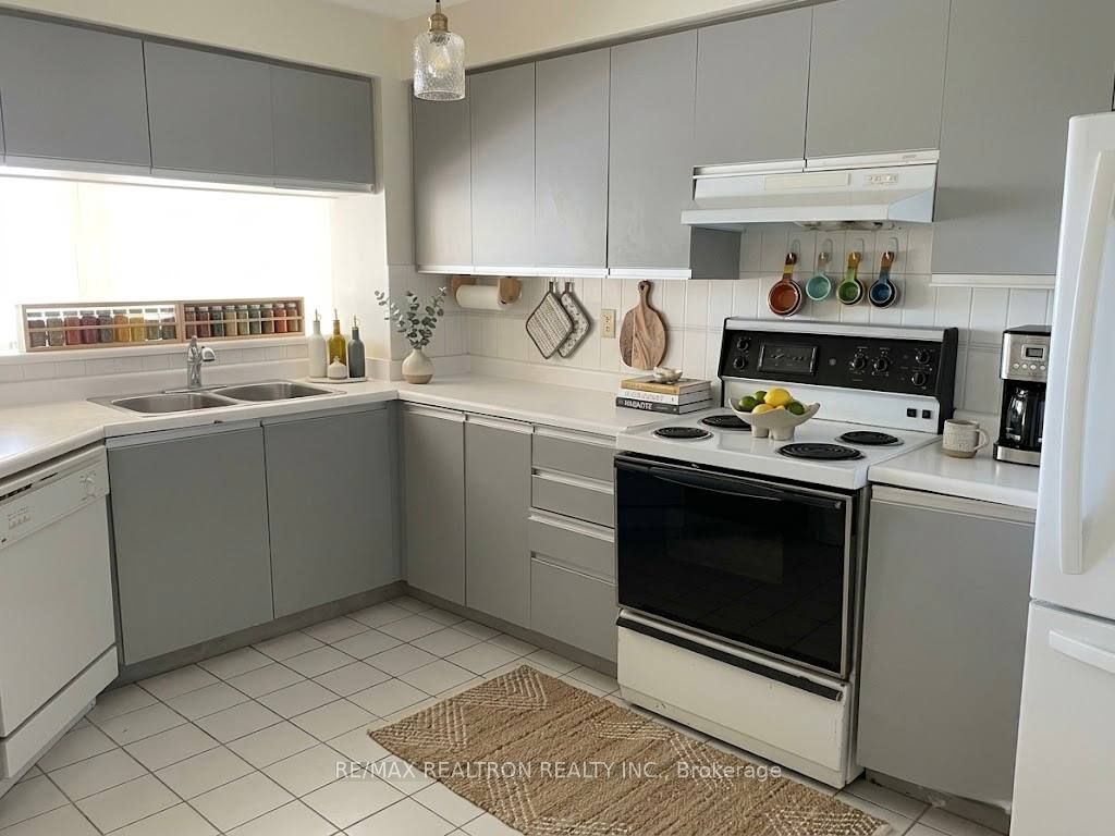 7805 Bayview Avenue 705, Markham, ON L3T 7N1 photo 5