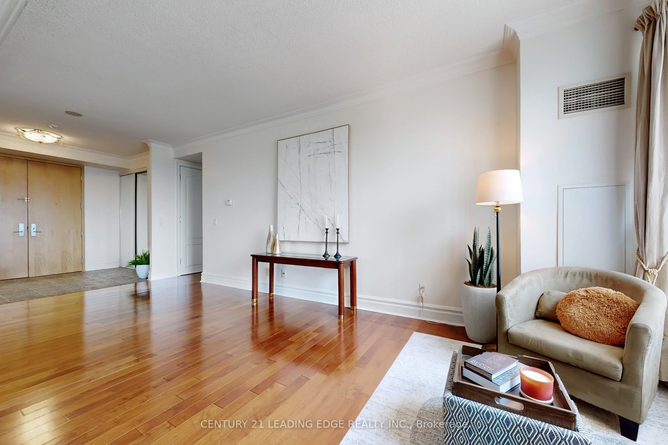 62 Suncrest Boulevard LPH9, Markham, ON L3T 7Y6 photo 2