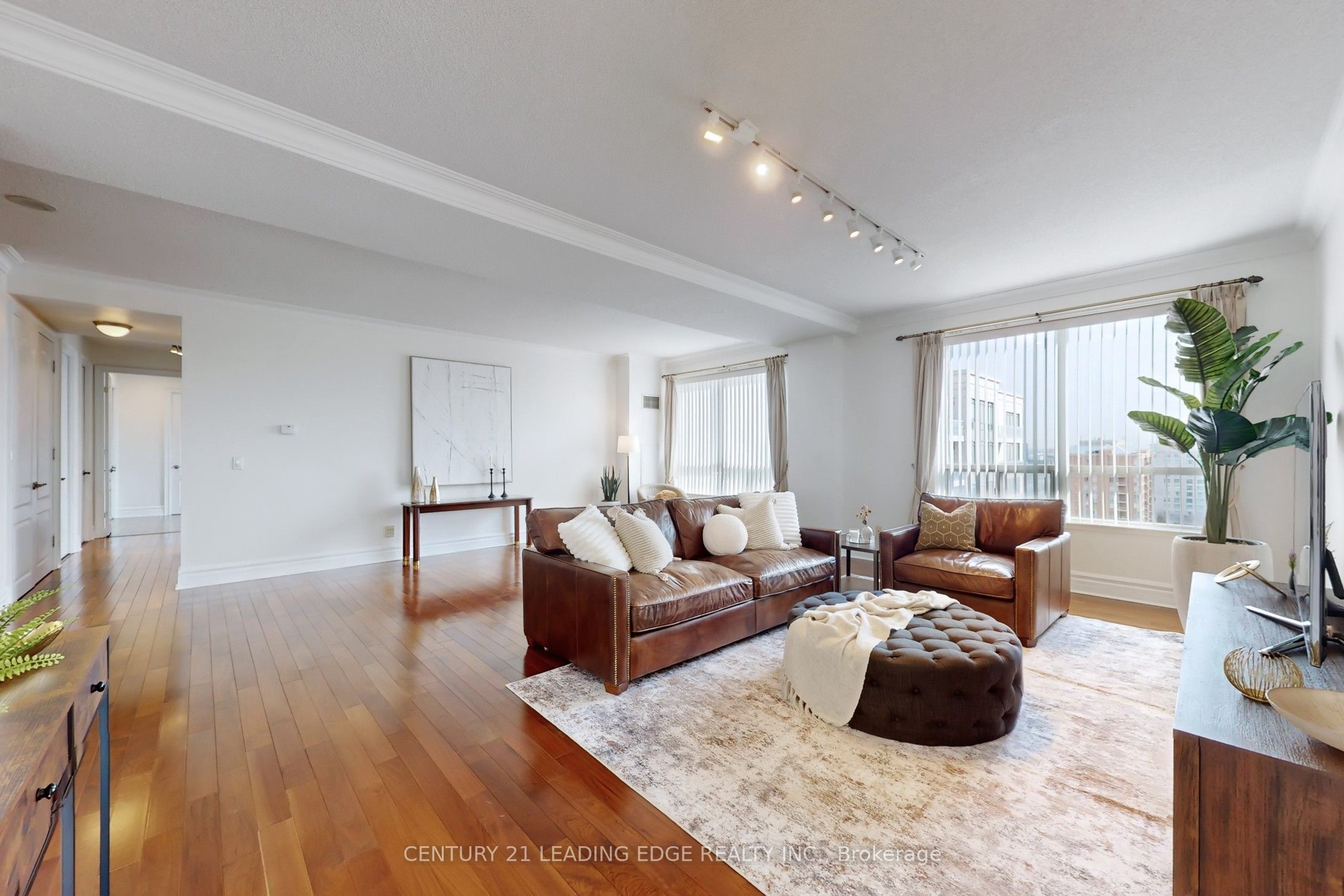 62 Suncrest Boulevard LPH9, Markham, ON L3T 7Y6 photo 3