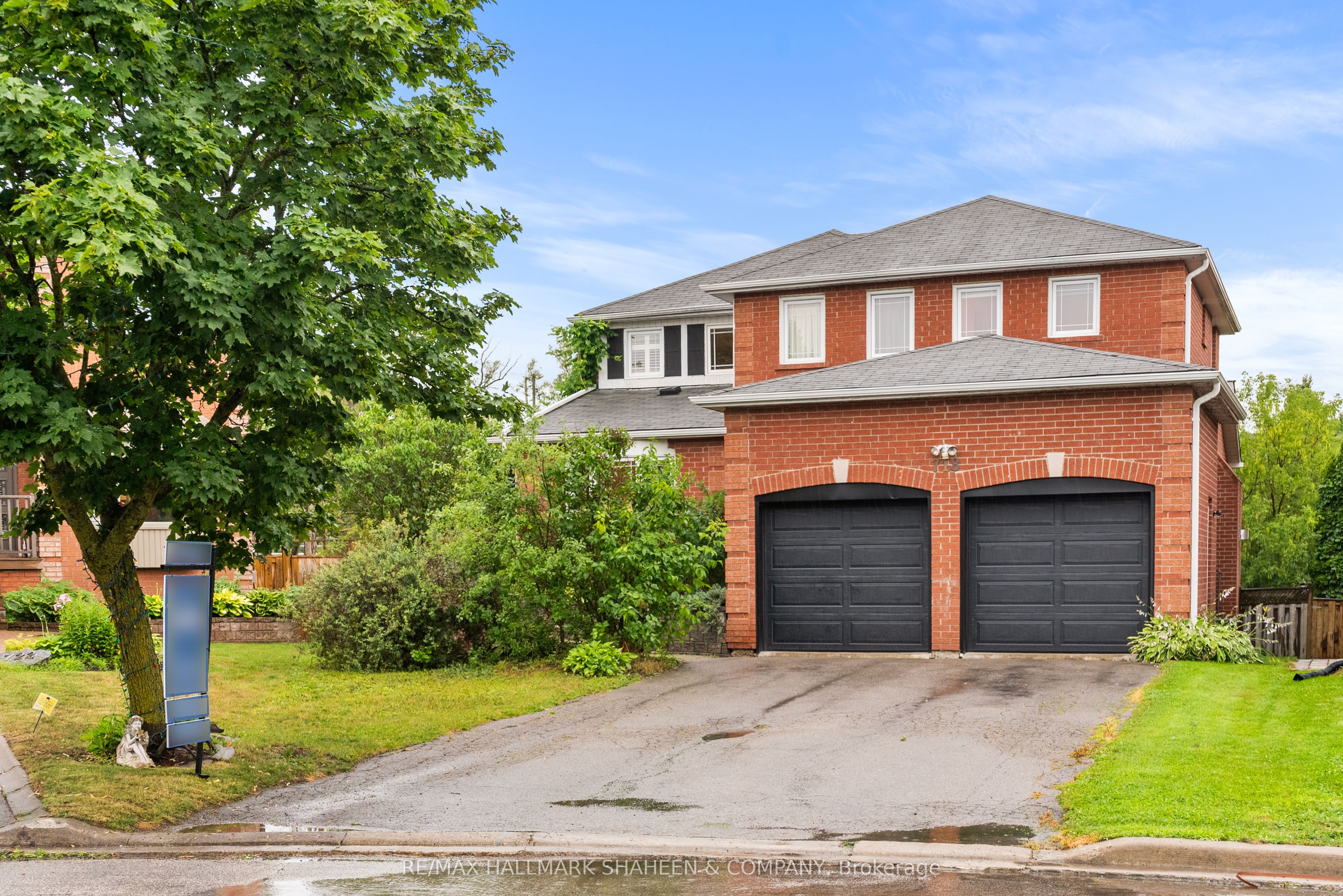 718 Firth Court, Newmarket, ON L3Y 8H8