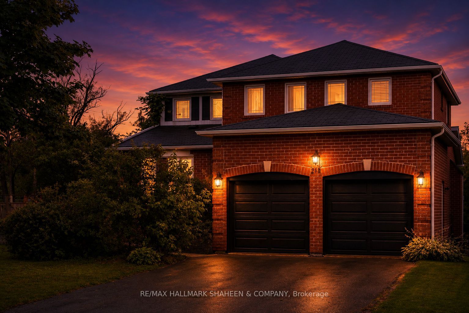 718 Firth Court, Newmarket, ON L3Y 8H8 photo 2