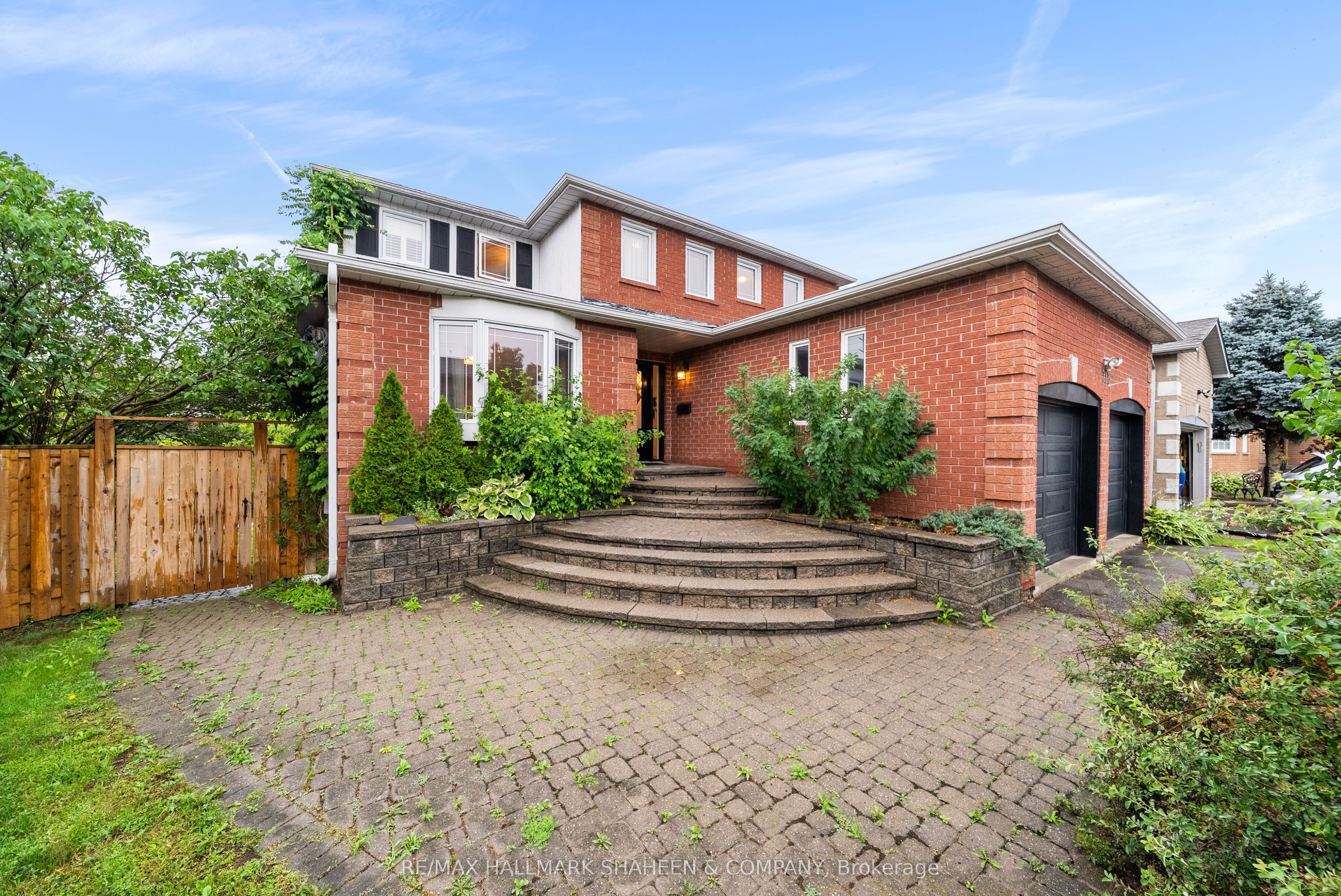 718 Firth Court, Newmarket, ON L3Y 8H8 photo 3