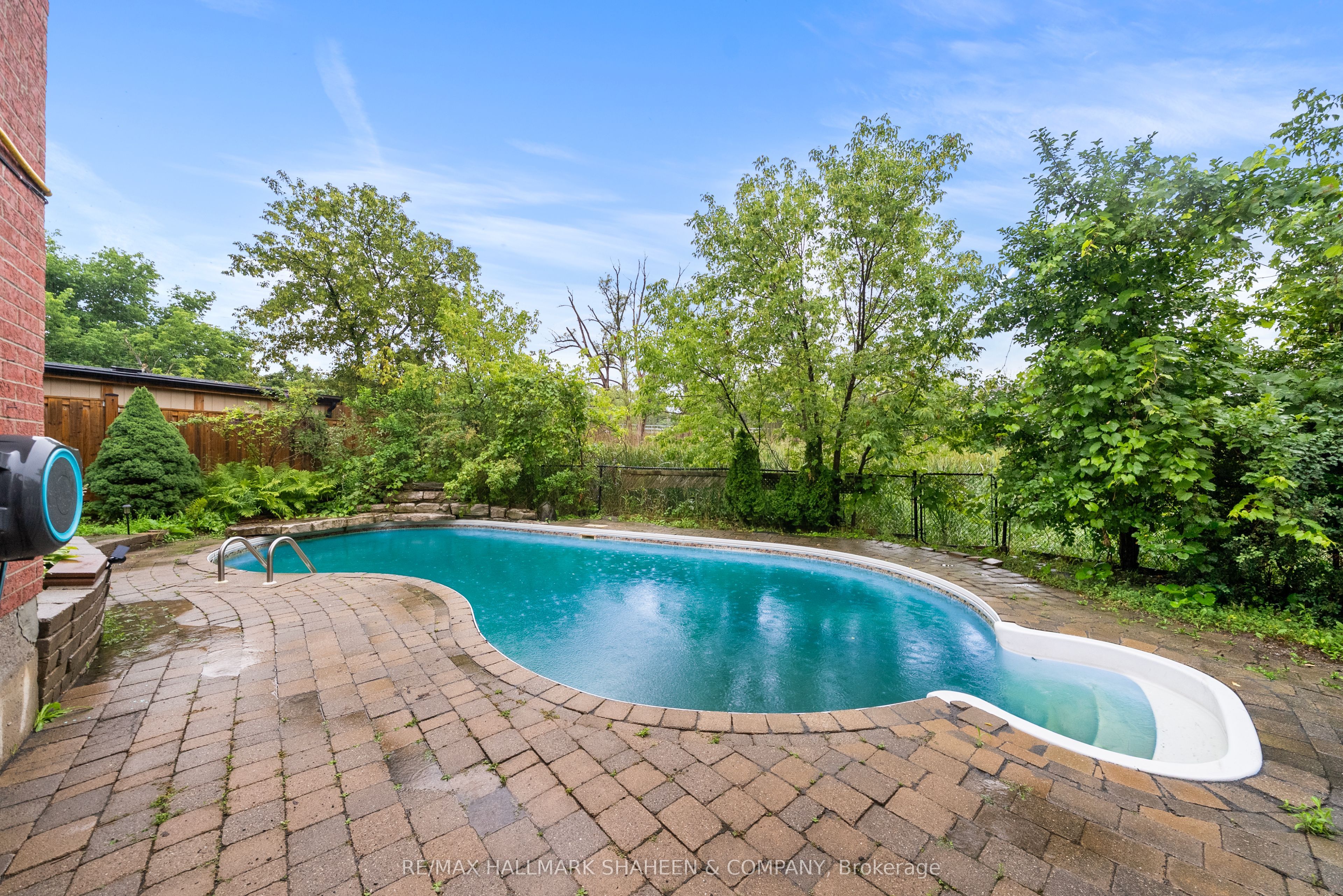 718 Firth Court, Newmarket, ON L3Y 8H8 photo 4