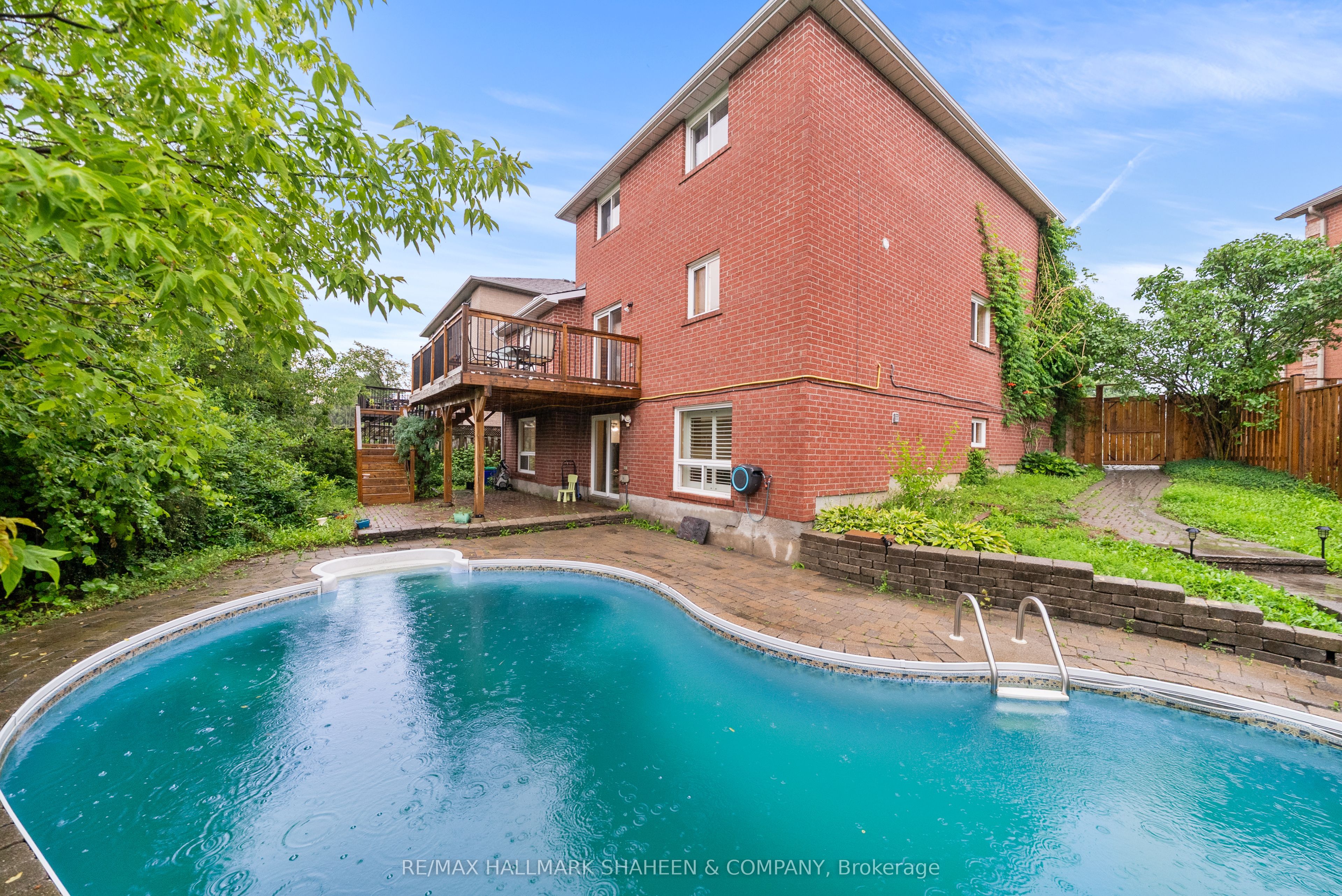 718 Firth Court, Newmarket, ON L3Y 8H8 photo 5