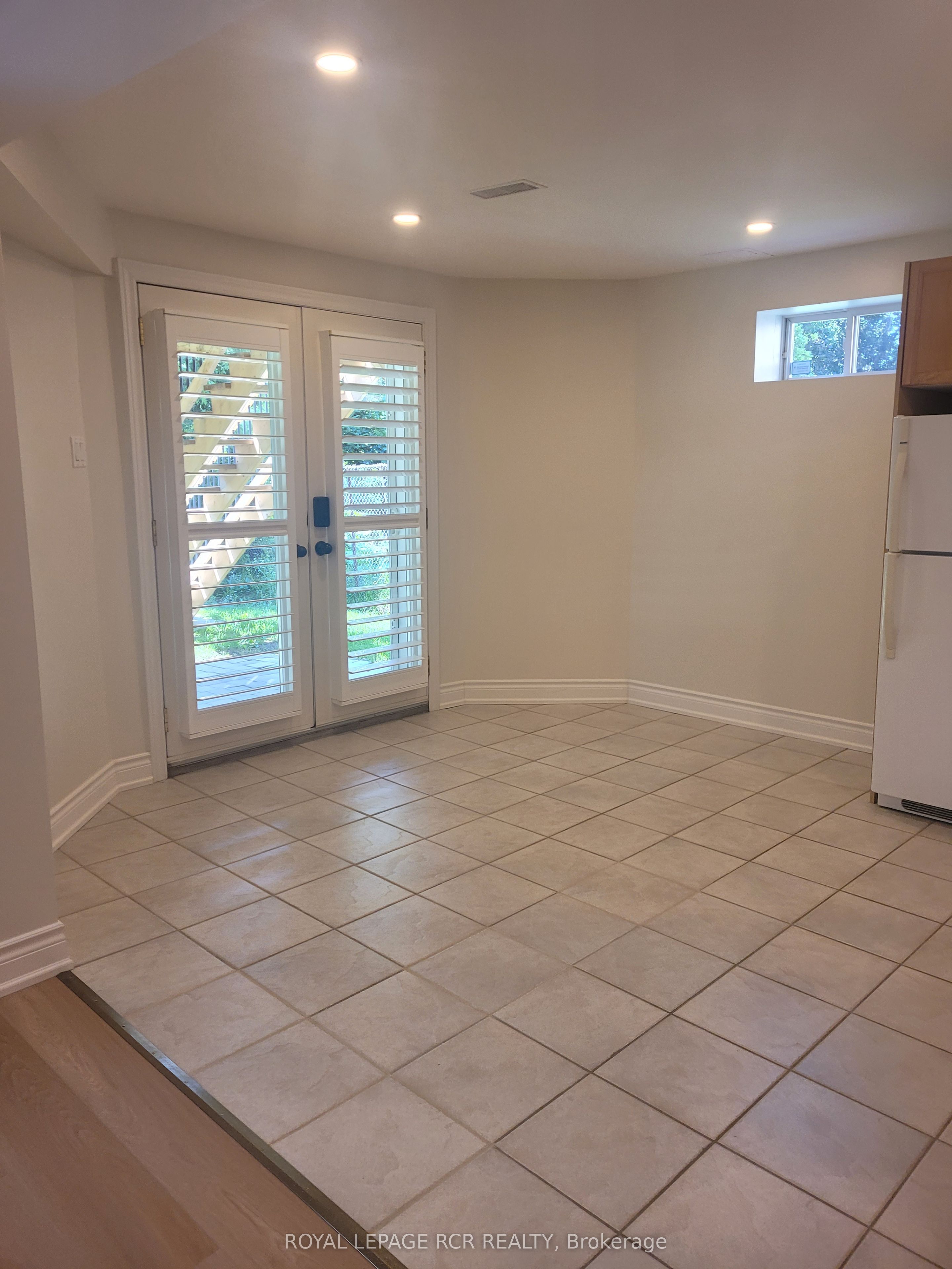 130 Widdifield Avenue, Newmarket, ON L3X 1Z3 photo 3