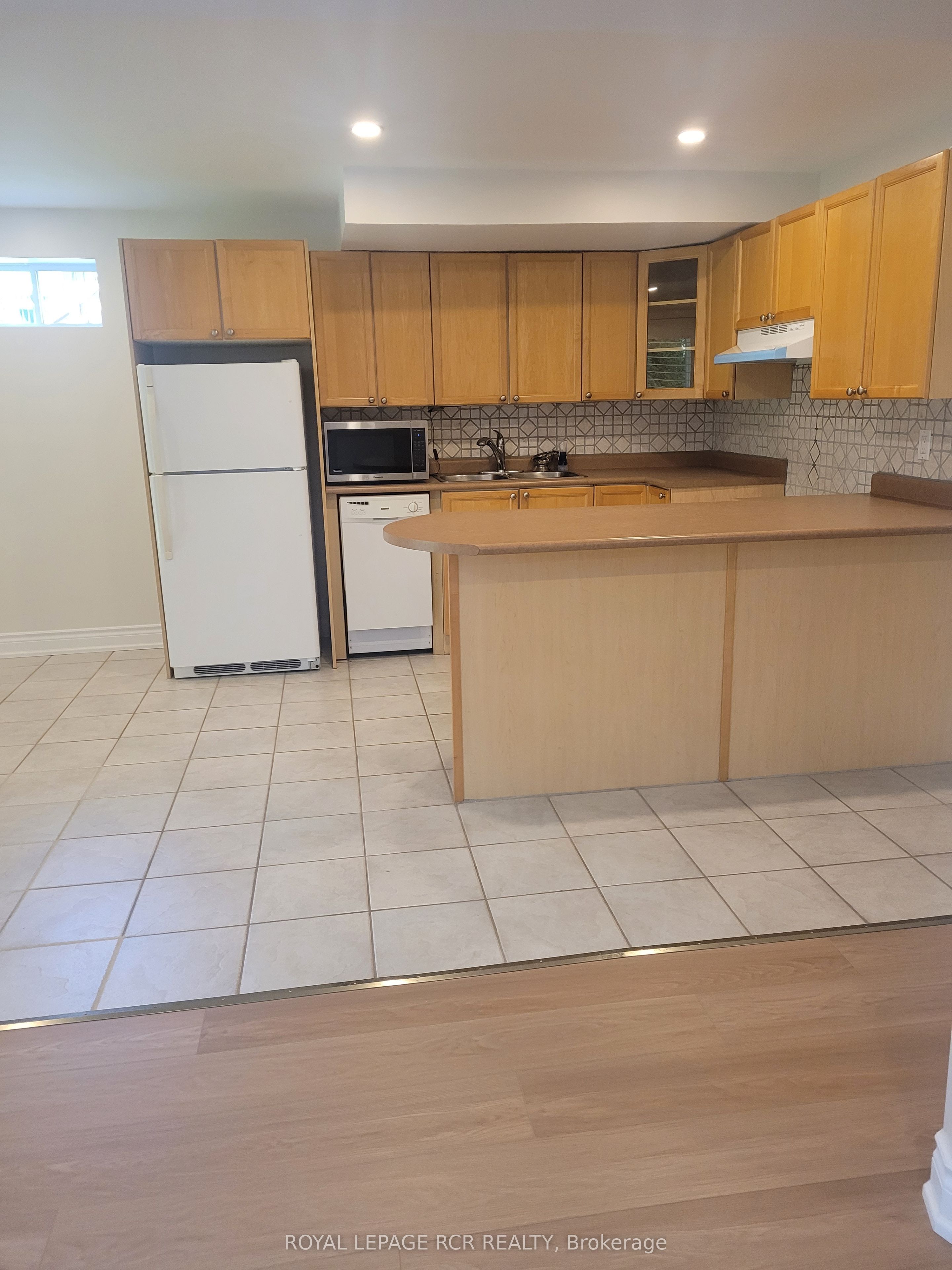 130 Widdifield Avenue, Newmarket, ON L3X 1Z3 photo 5