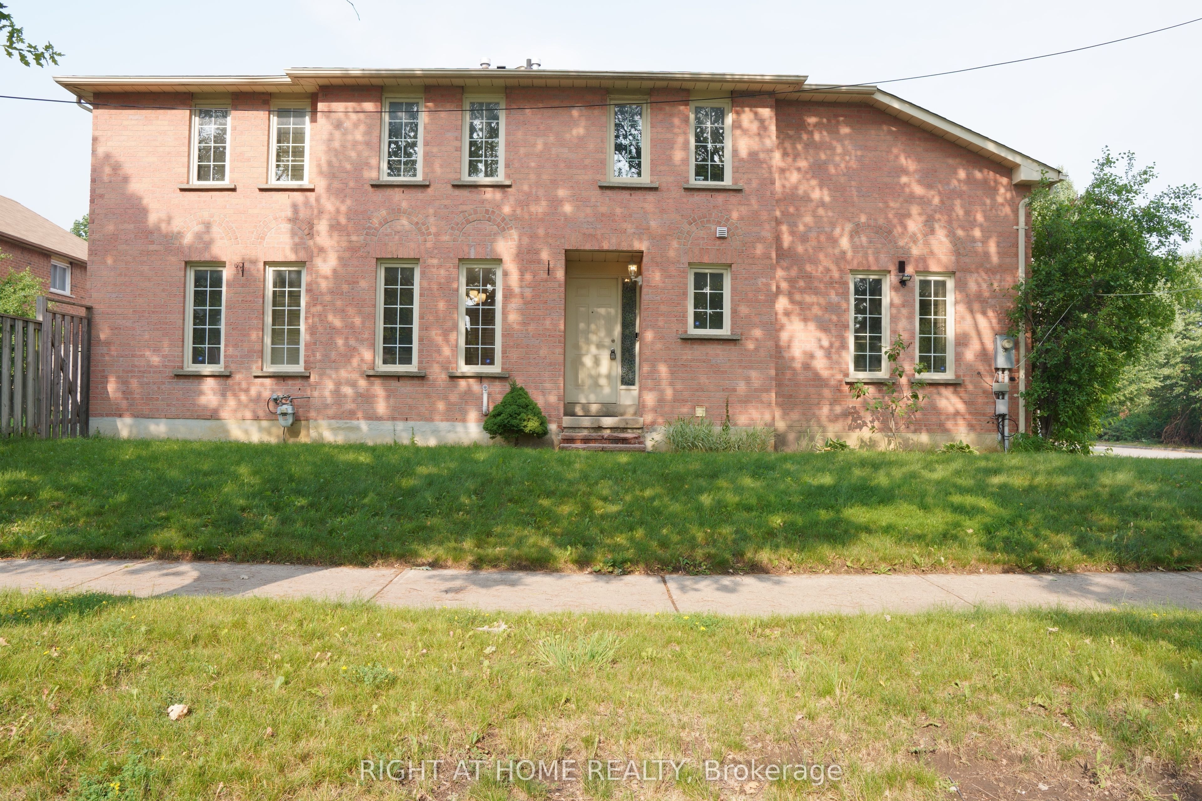 50 Oldhill Street, Richmond Hill, ON L4C 9T9 photo 3