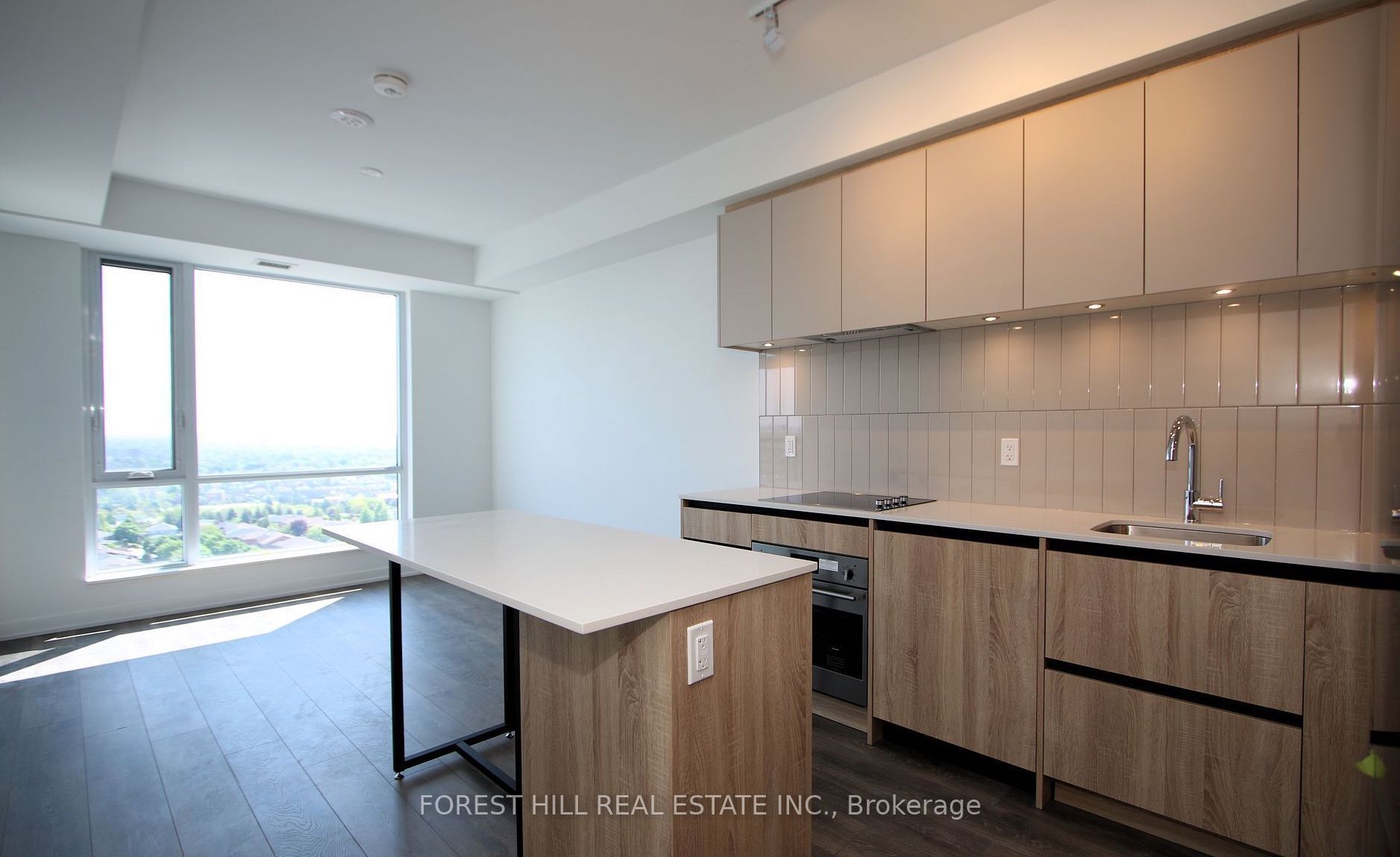 7950 Bathurst Street 1706, Vaughan, ON L4J 0L4