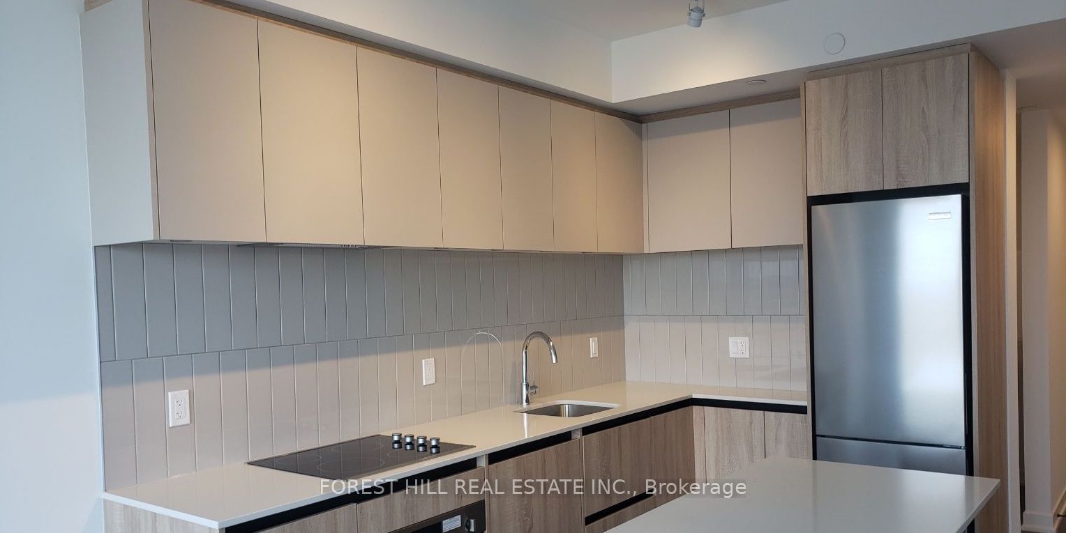 7950 Bathurst Street 1706, Vaughan, ON L4J 0L4 photo 5