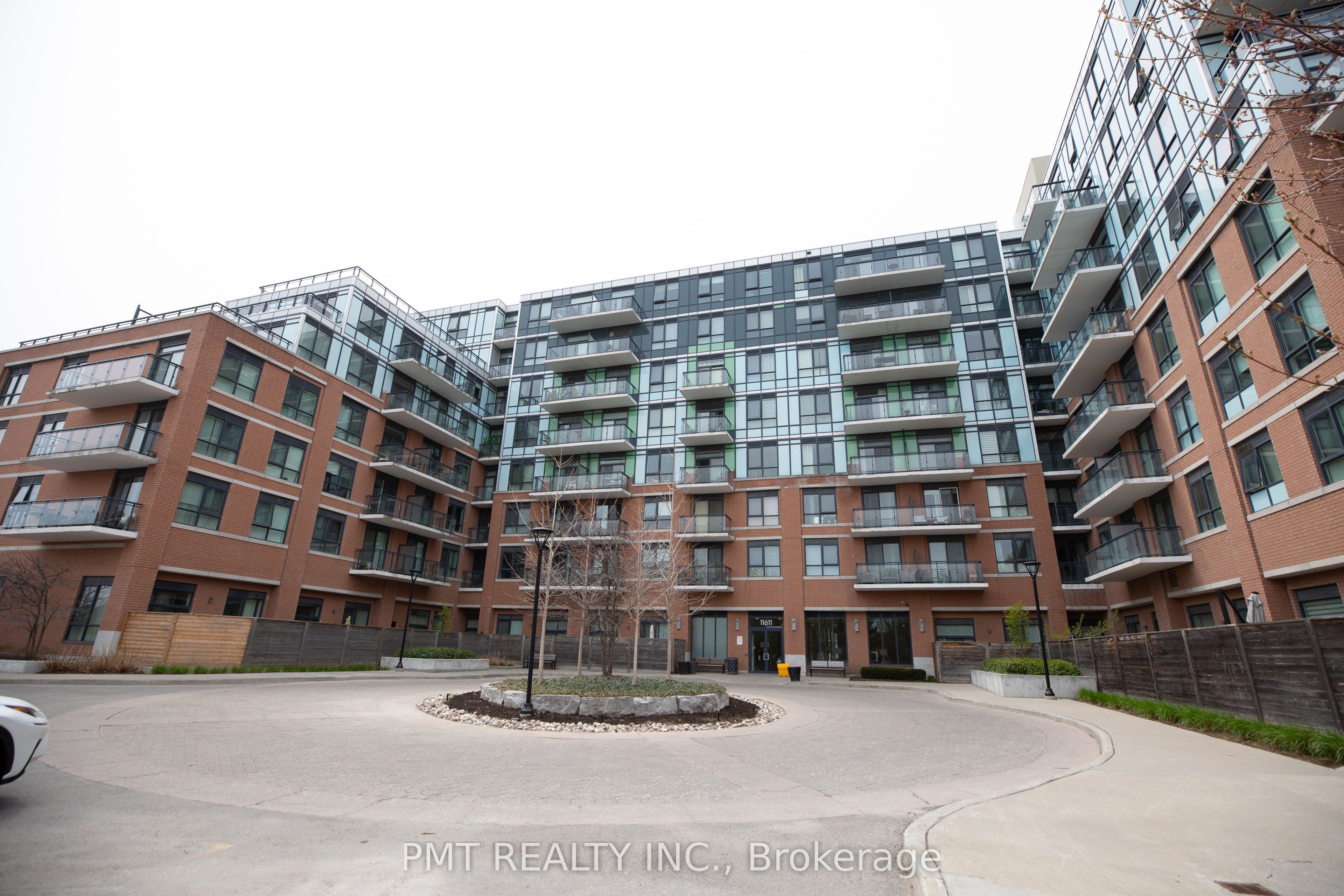 11611 Yonge Street 516, Richmond Hill, ON L4E 1G2
