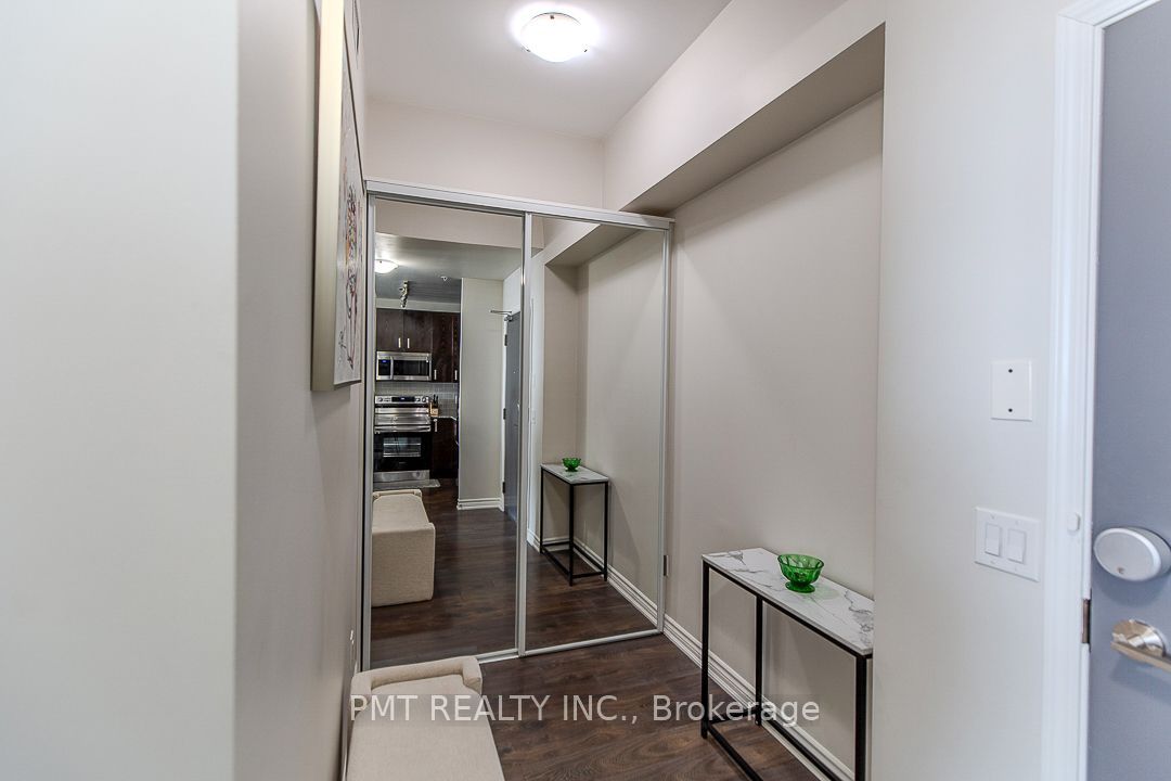 11611 Yonge Street 516, Richmond Hill, ON L4E 1G2 photo 2