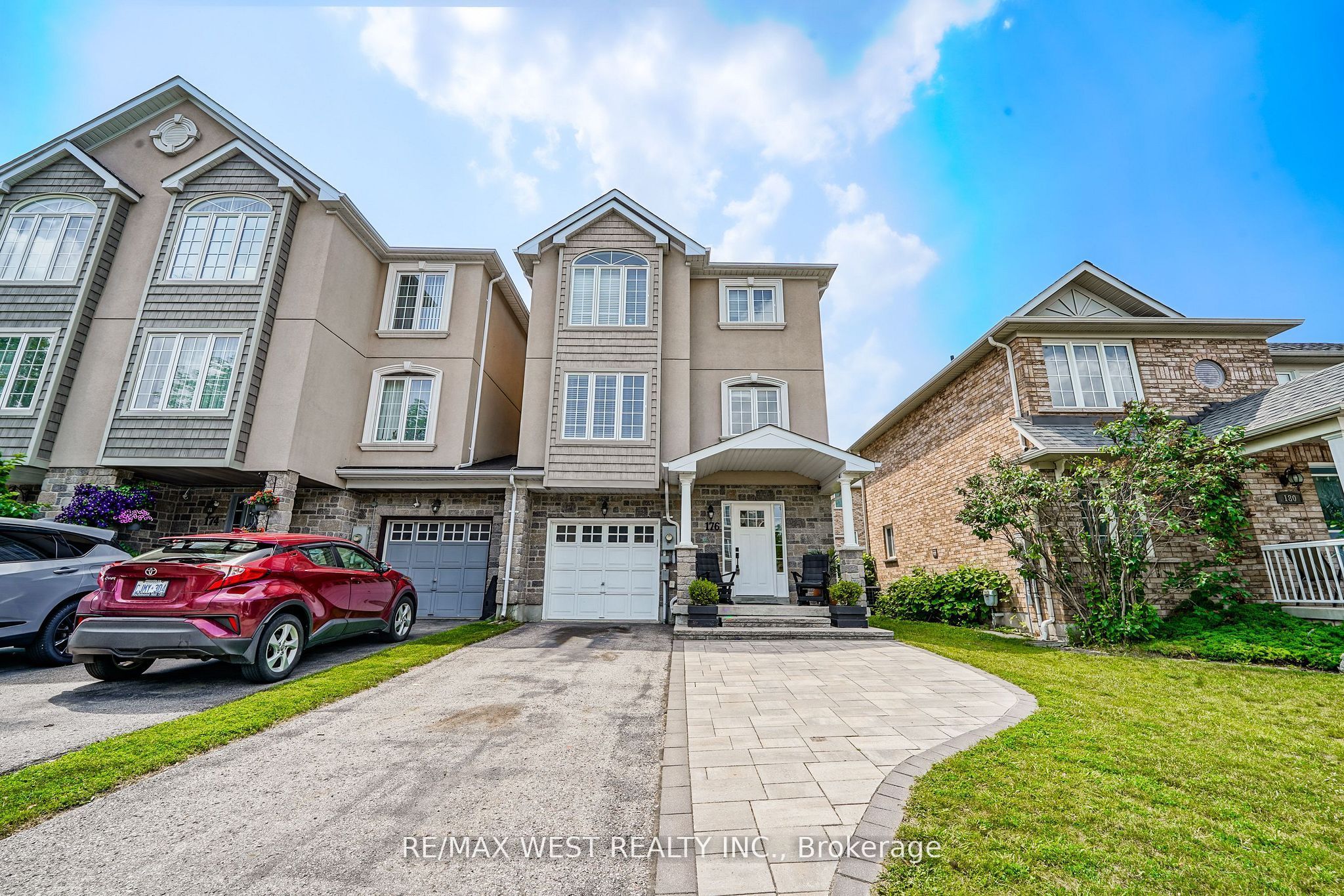 176 Gail Parks Crescent, Newmarket, ON L3X 3C2 photo 4