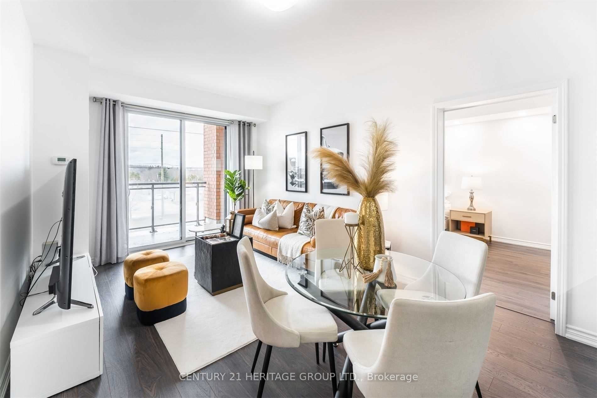 11611 Yonge Street 319, Richmond Hill, ON L4E 1G2 photo 2