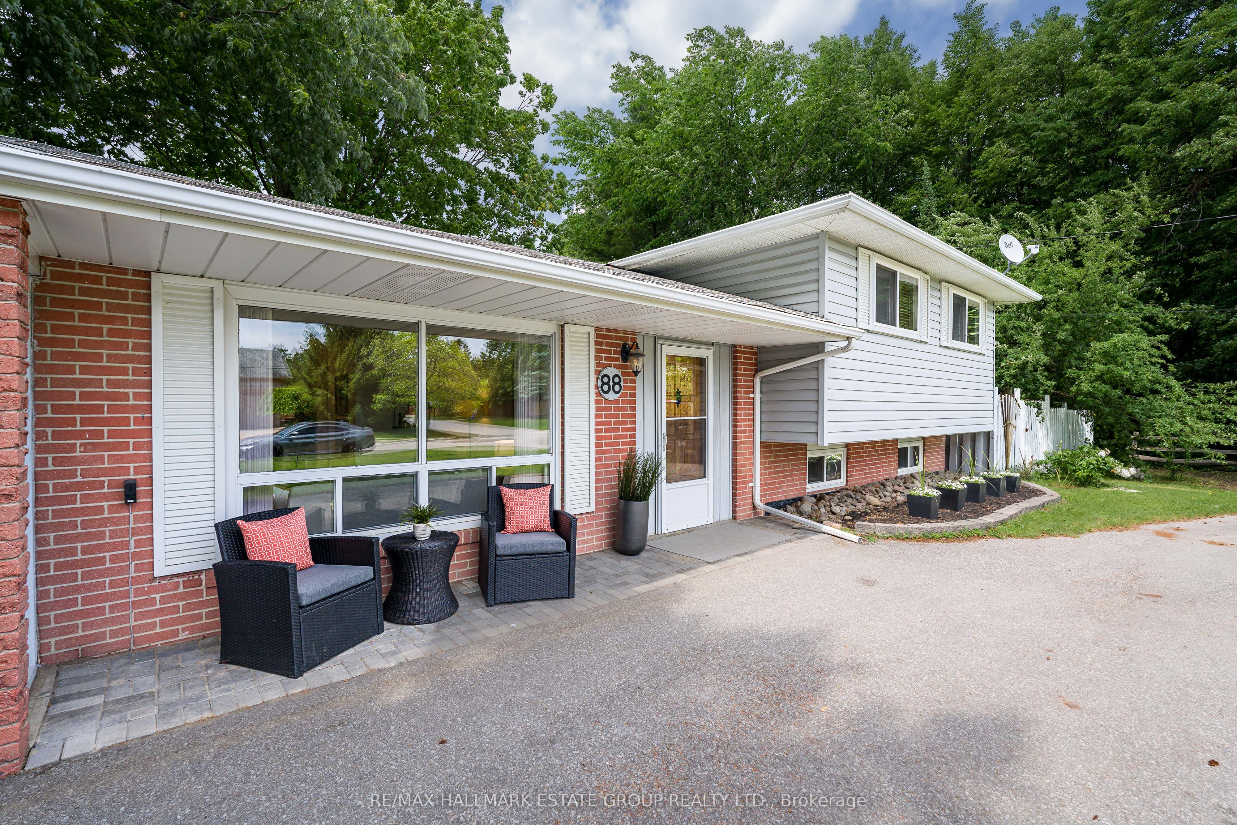 88 Lakeland Crescent, Richmond Hill, ON L4E 2Z9 photo 2