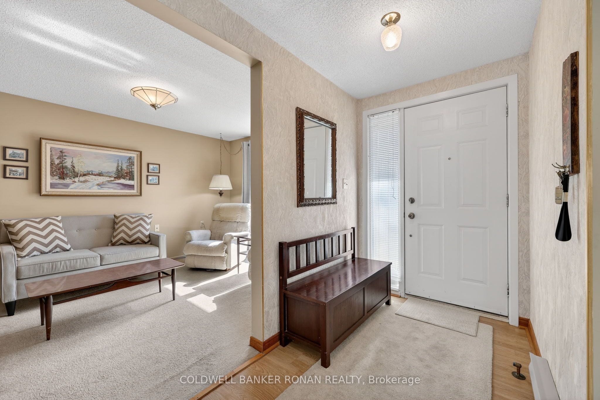4 Tecumseth Pines Drive, New Tecumseth, ON L0G 1W0 photo 3