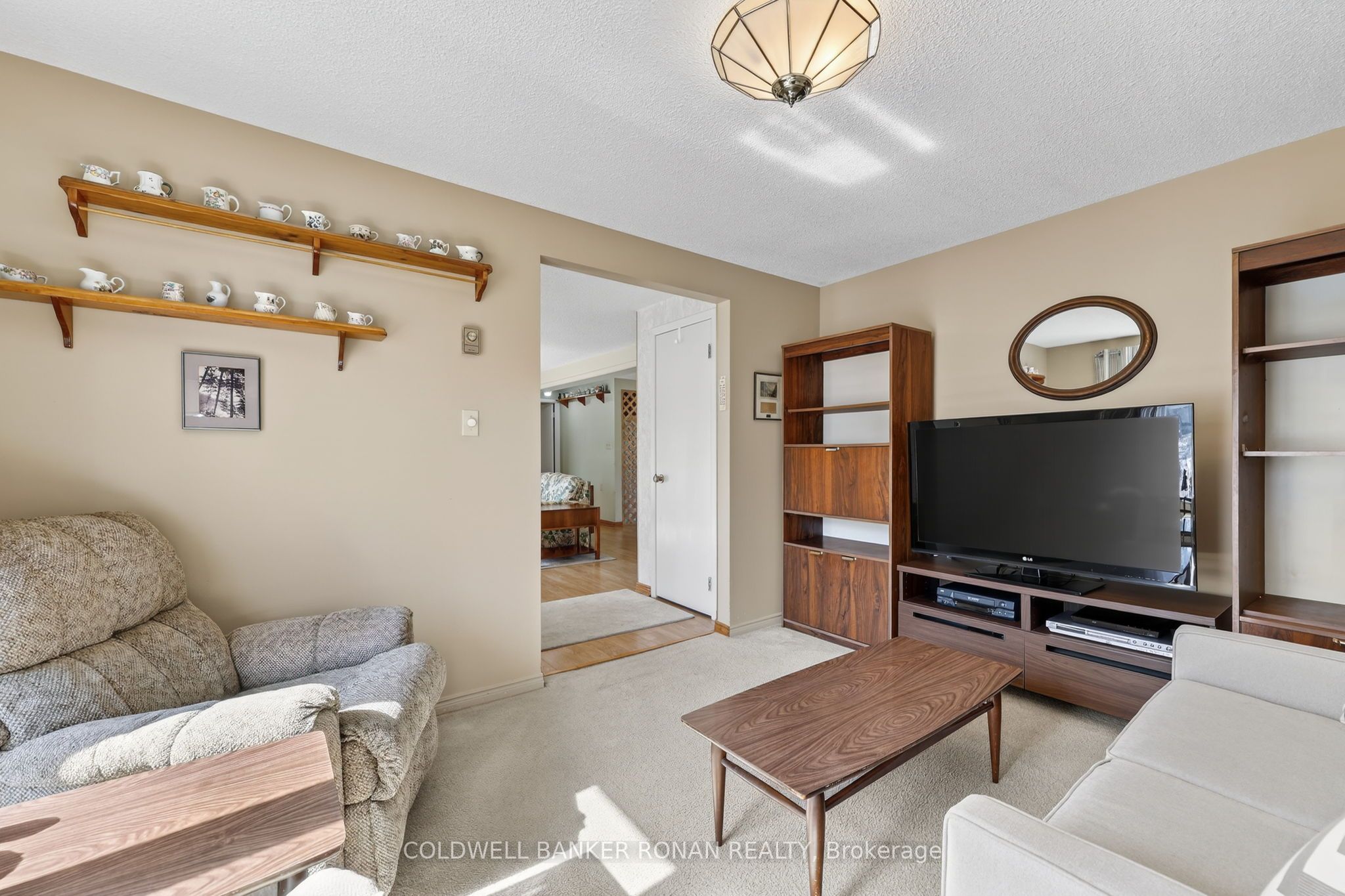 4 Tecumseth Pines Drive, New Tecumseth, ON L0G 1W0 photo 5