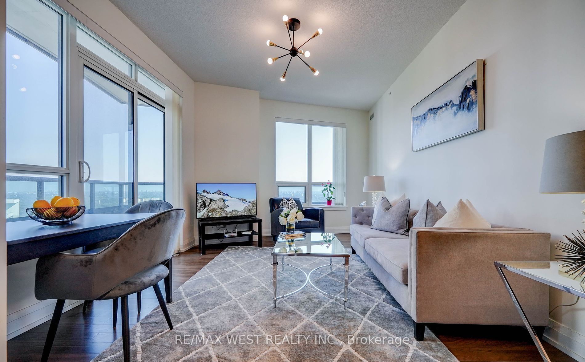 7161 Yonge Street 2131, Markham, ON L3T 0C8