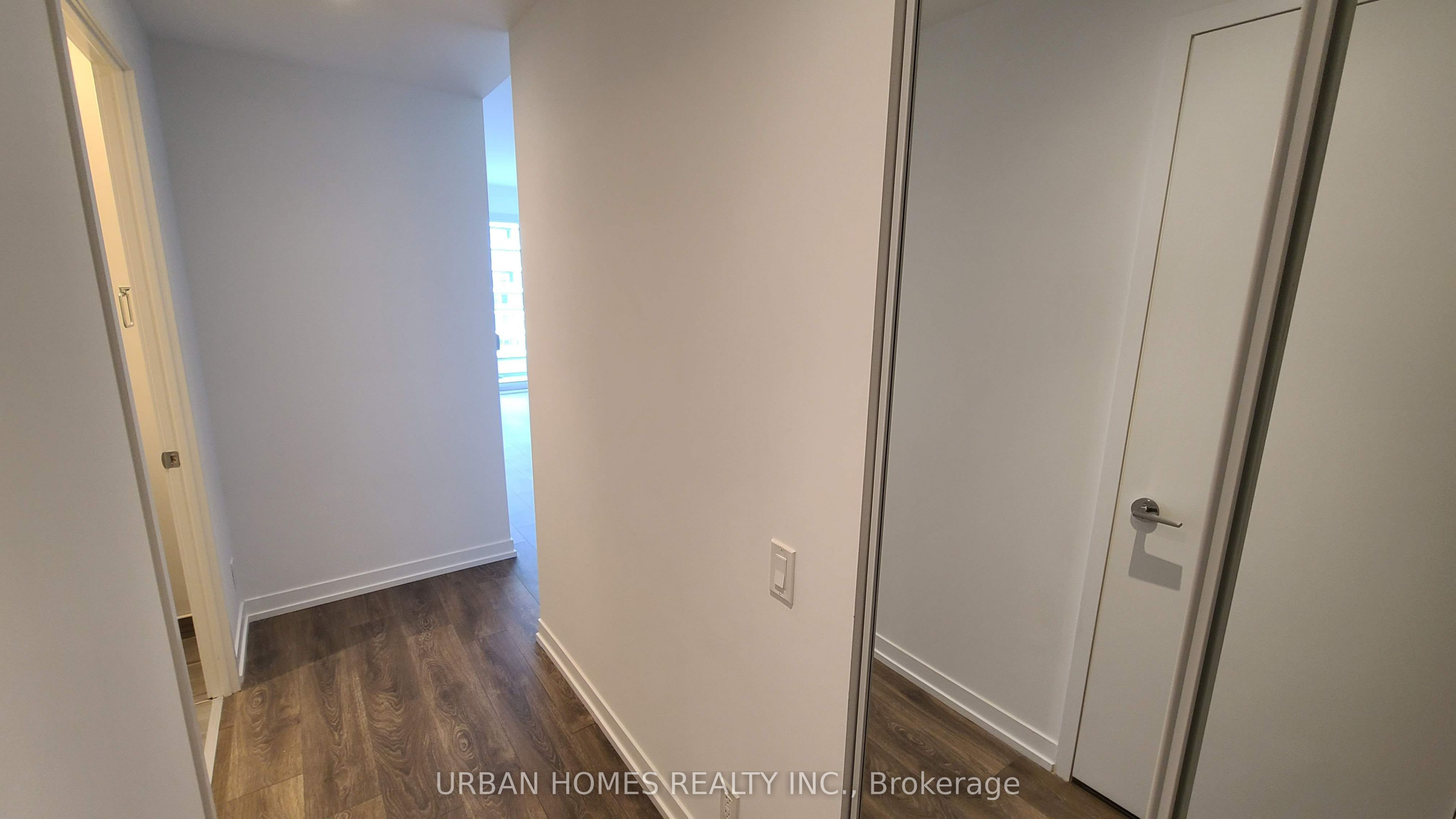 898 Portage Parkway 4008, Vaughan, ON L4K 0J6 photo 2