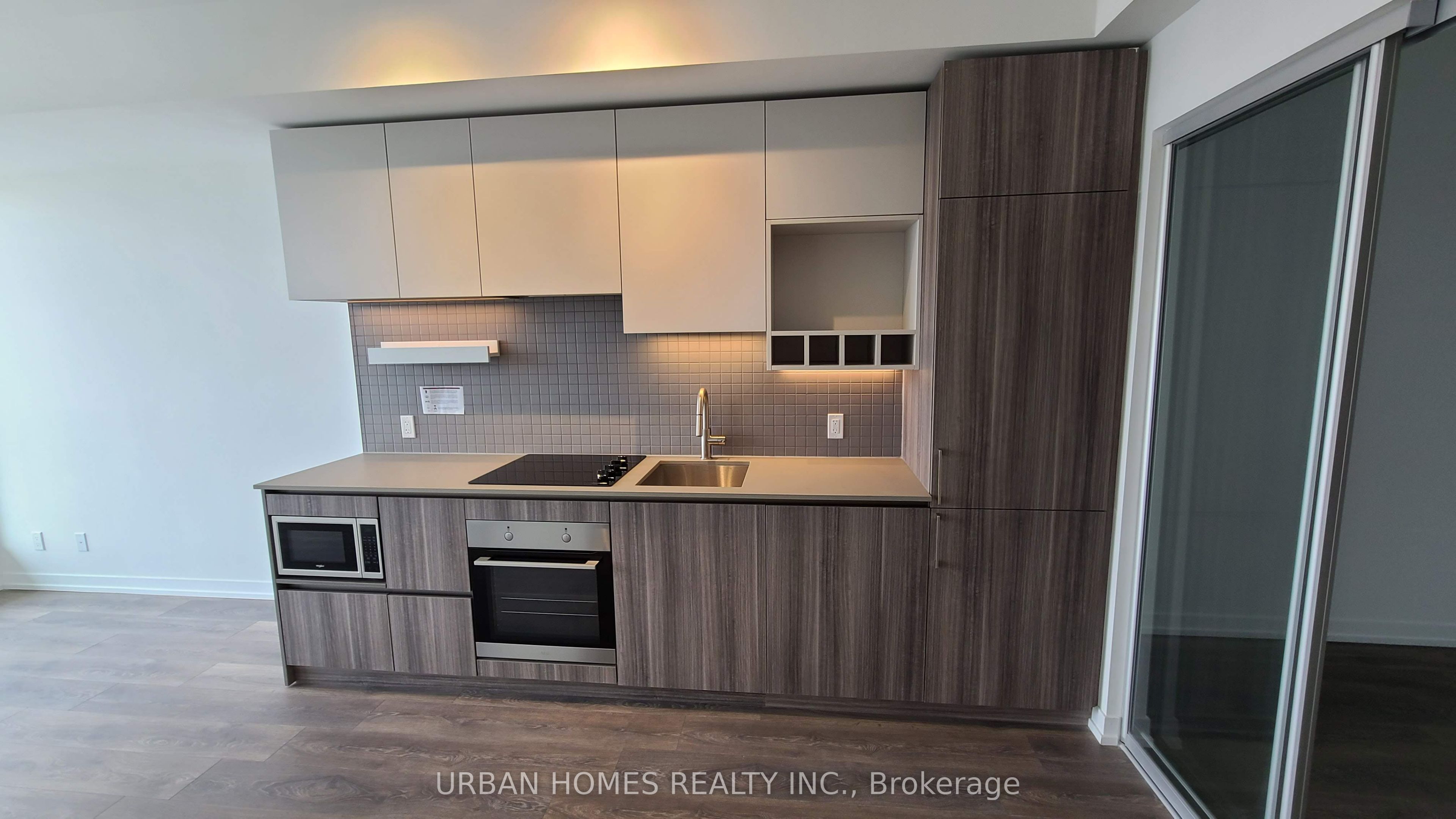 898 Portage Parkway 4008, Vaughan, ON L4K 0J6 photo 3