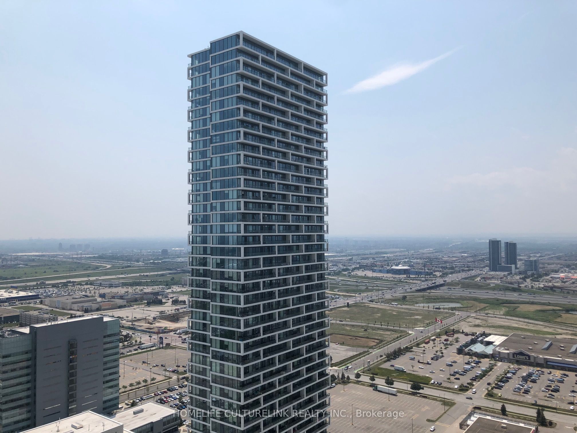 950 Portage Parkway 4611, Vaughan, ON L4K 0J7 photo 2