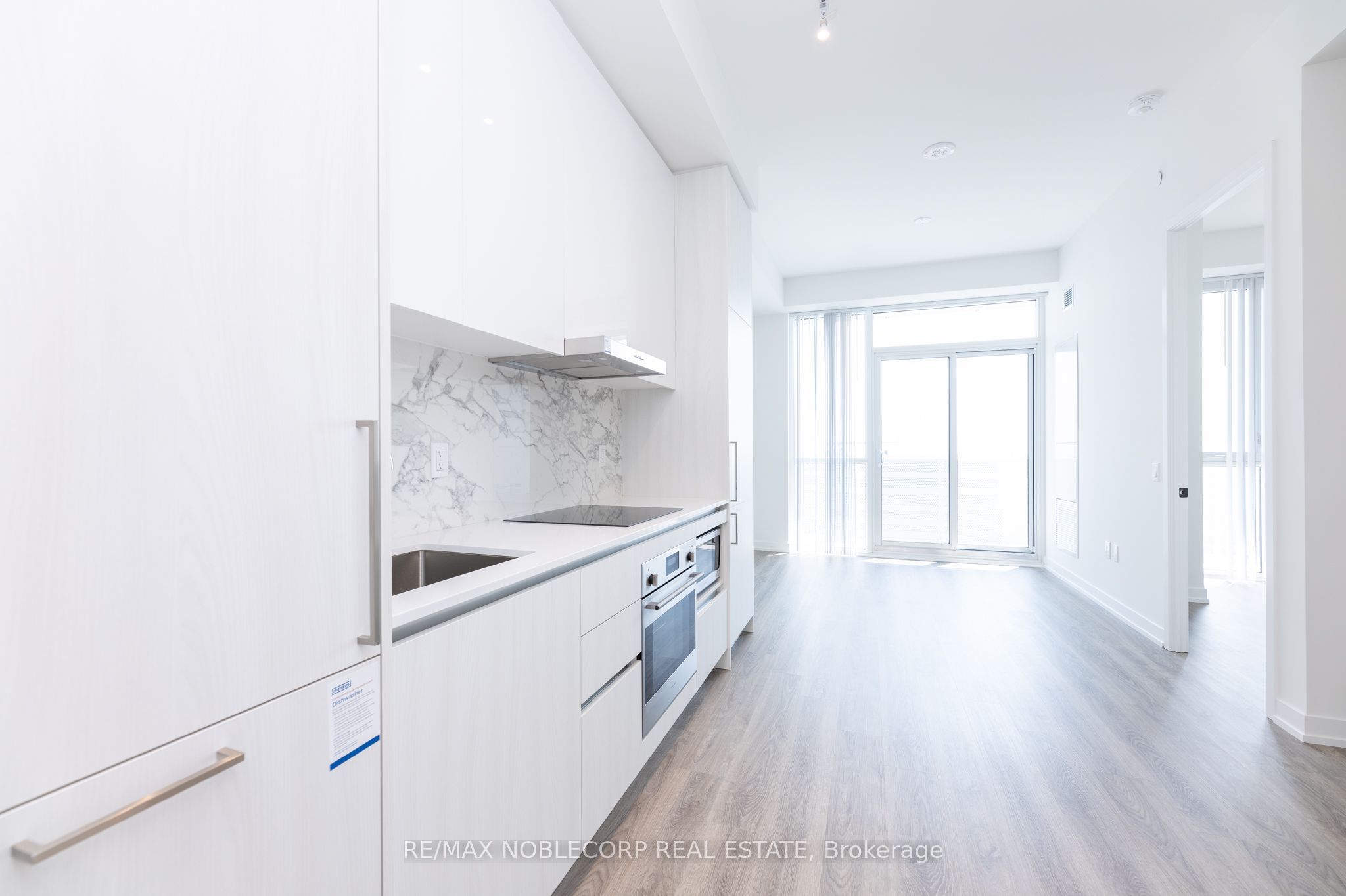 195 Commerce Street 5317, Vaughan, ON L4K 0P9 photo 5