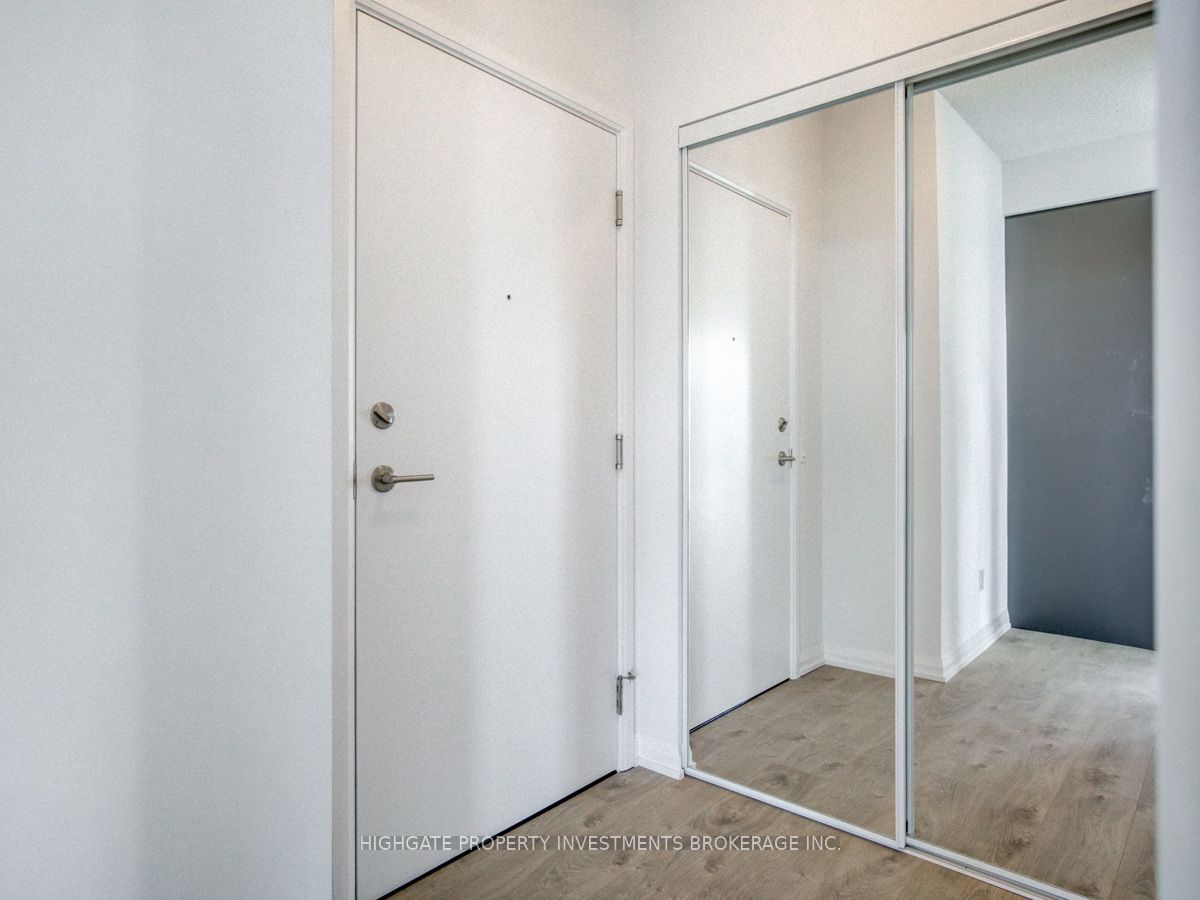 7895 Jane Street 3004, Vaughan, ON L4K 2M7 photo 3