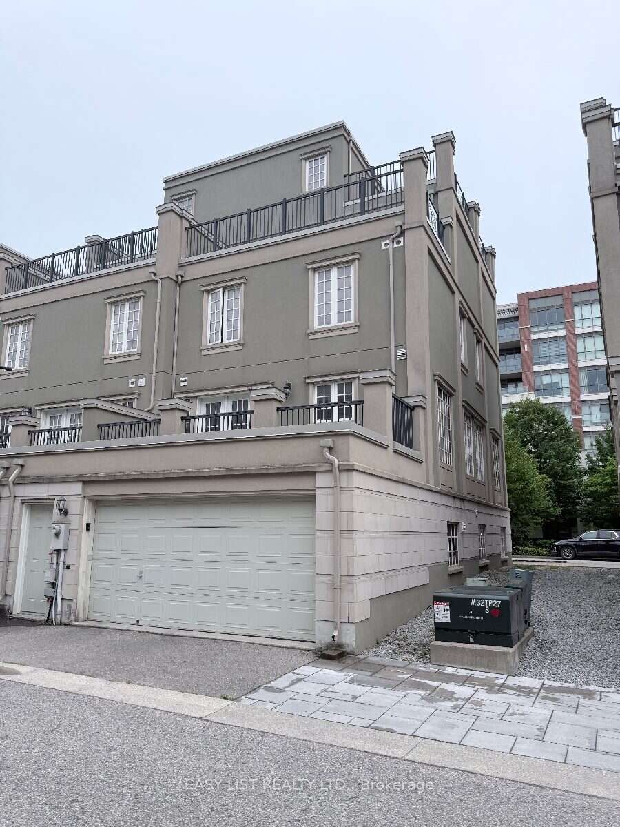 28 Upper Duke Crescent, Markham, ON L6G 0C3 photo 2