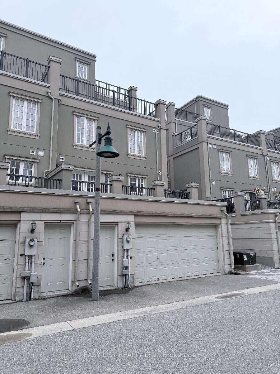 28 Upper Duke Crescent, Markham, ON L6G 0C3 photo 3