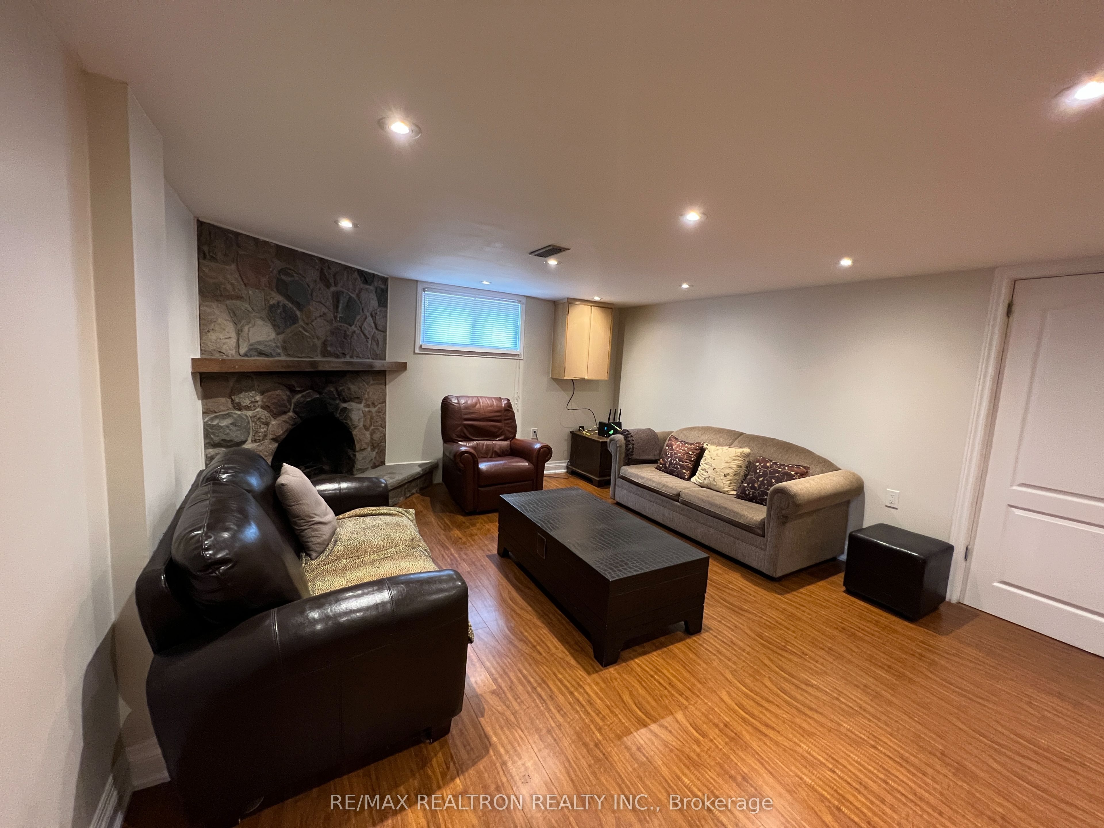 428 Paliser Crescent N, Richmond Hill, ON L4C 1R6 photo 2