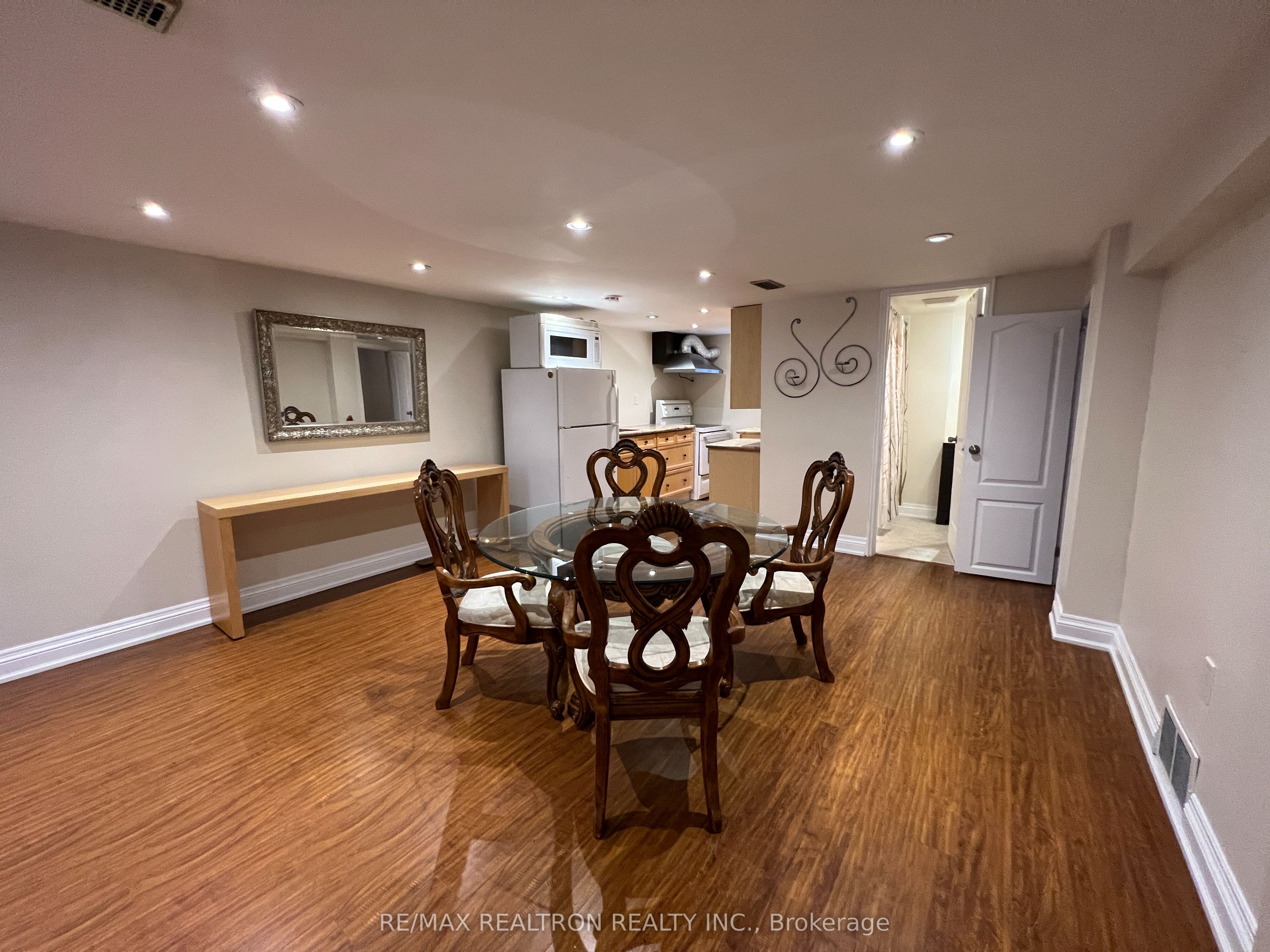 428 Paliser Crescent N, Richmond Hill, ON L4C 1R6 photo 4