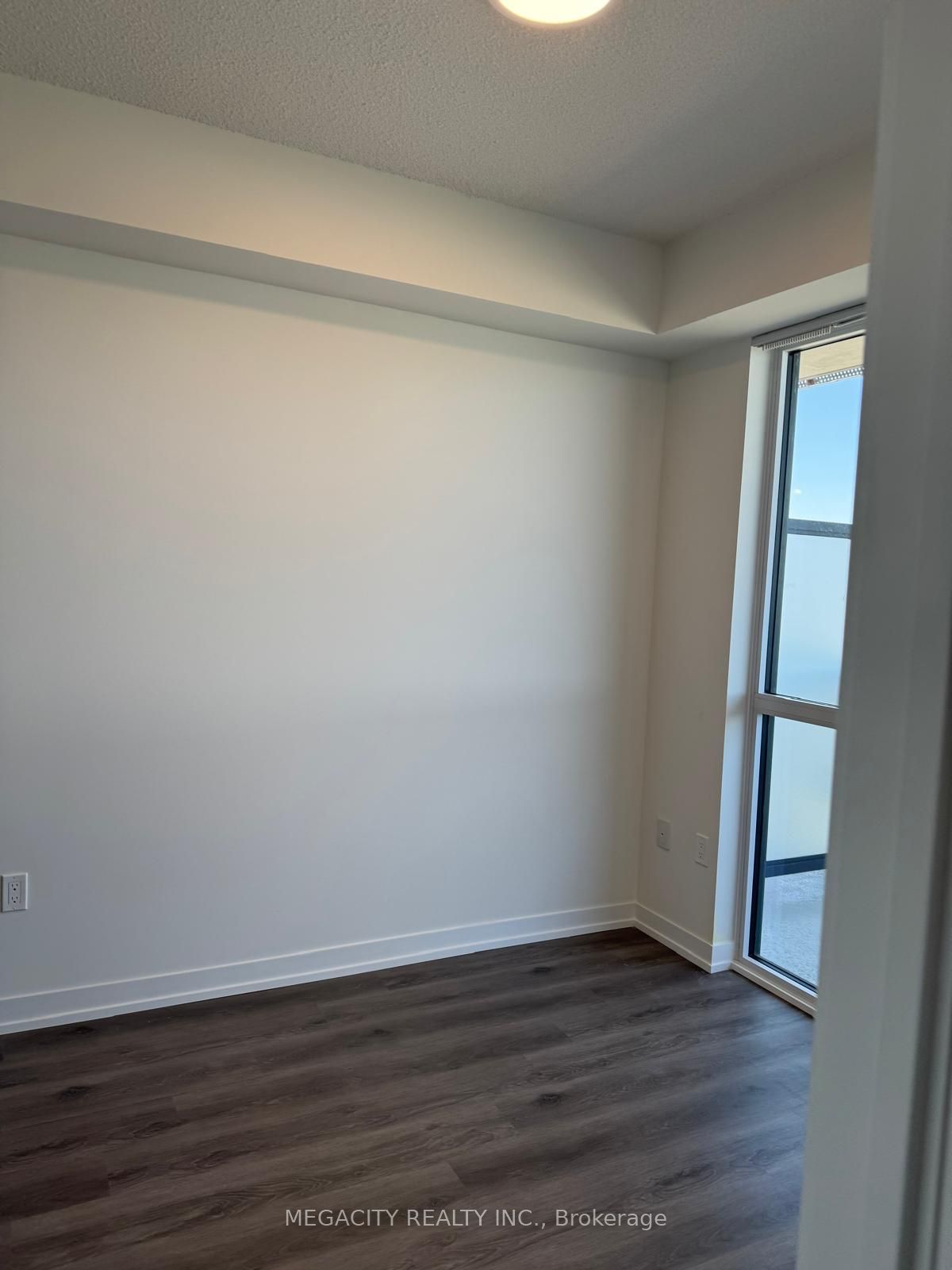 225 commerce st Street S 6108, Vaughan, ON L4K 0R1 photo 3