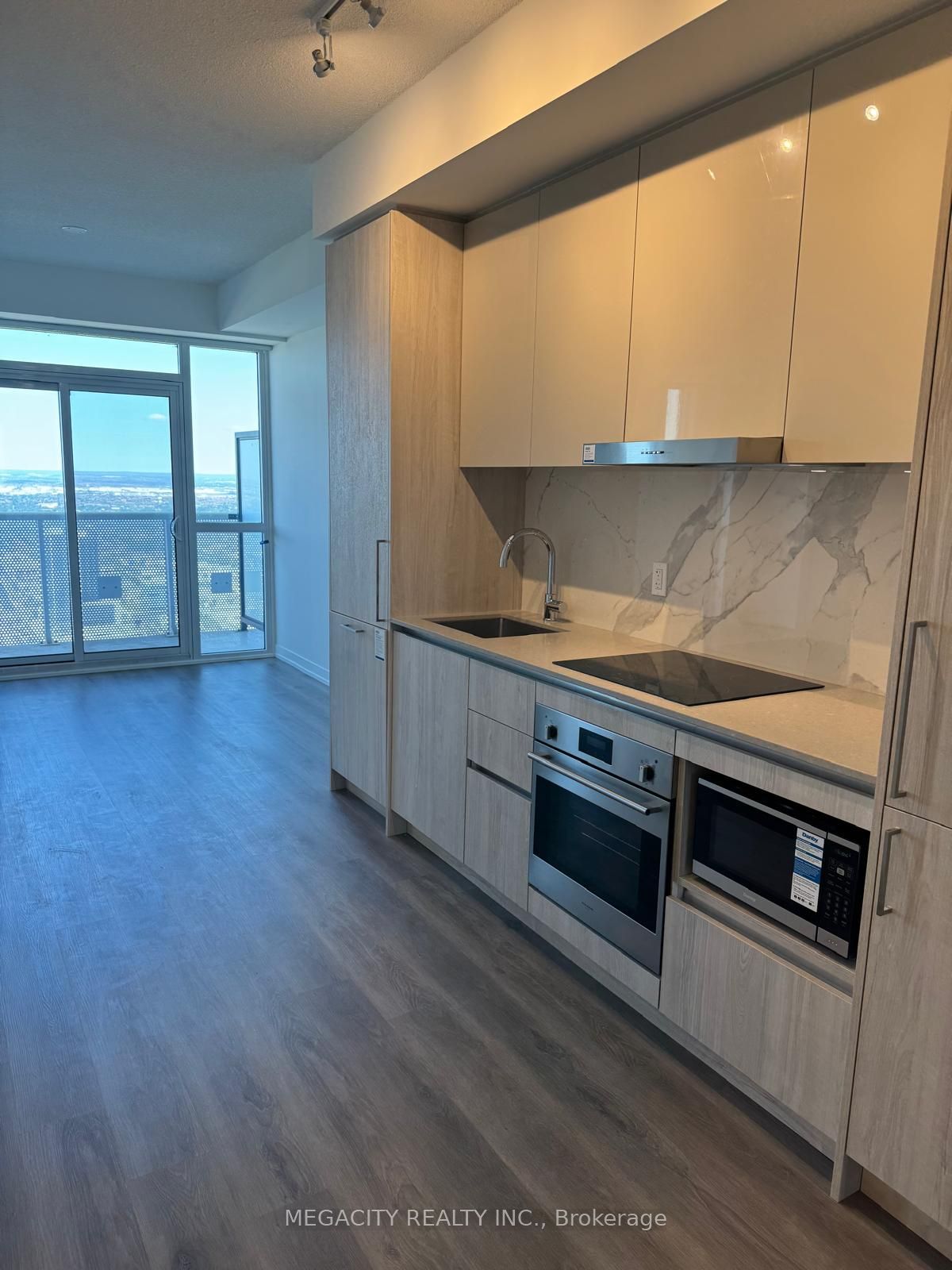 225 commerce st Street S 6108, Vaughan, ON L4K 0R1 photo 5