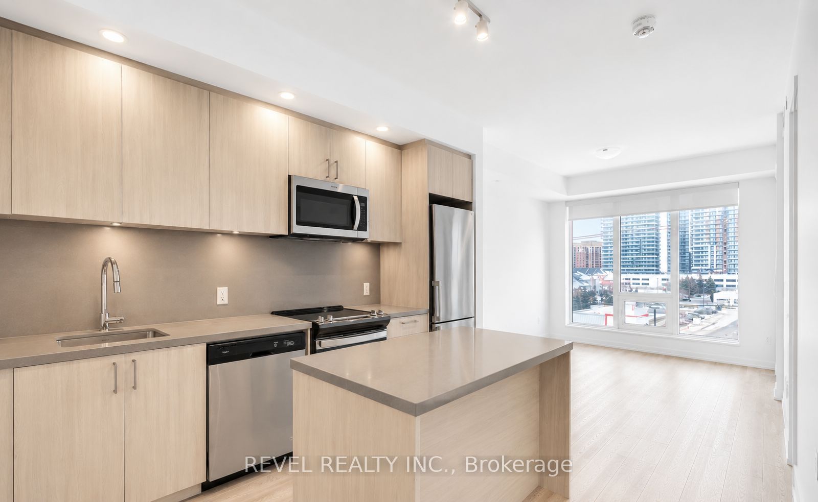8868 Yonge Street 510E, Richmond Hill, ON L4C 0T4 photo 2