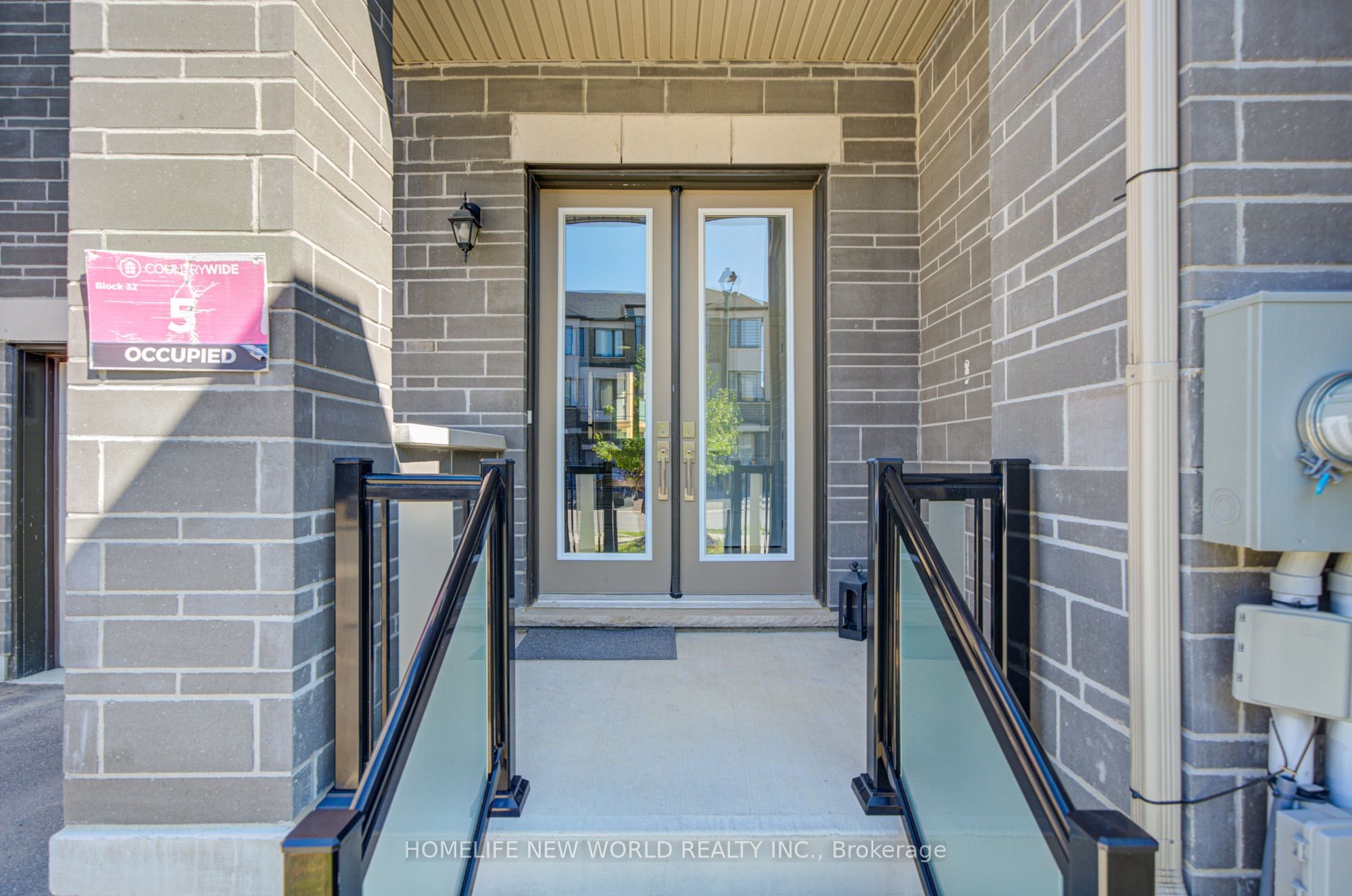 216 Vermont Avenue, Newmarket, ON L3X 2Y8 photo 3