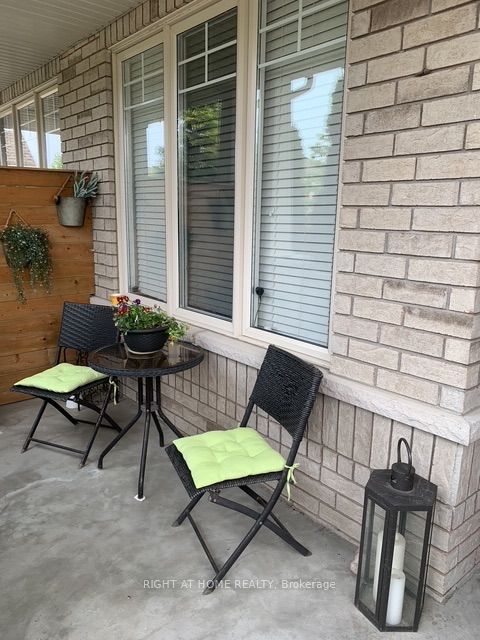 39 Pexton Avenue, Richmond Hill, ON L4E 4Y4 photo 2