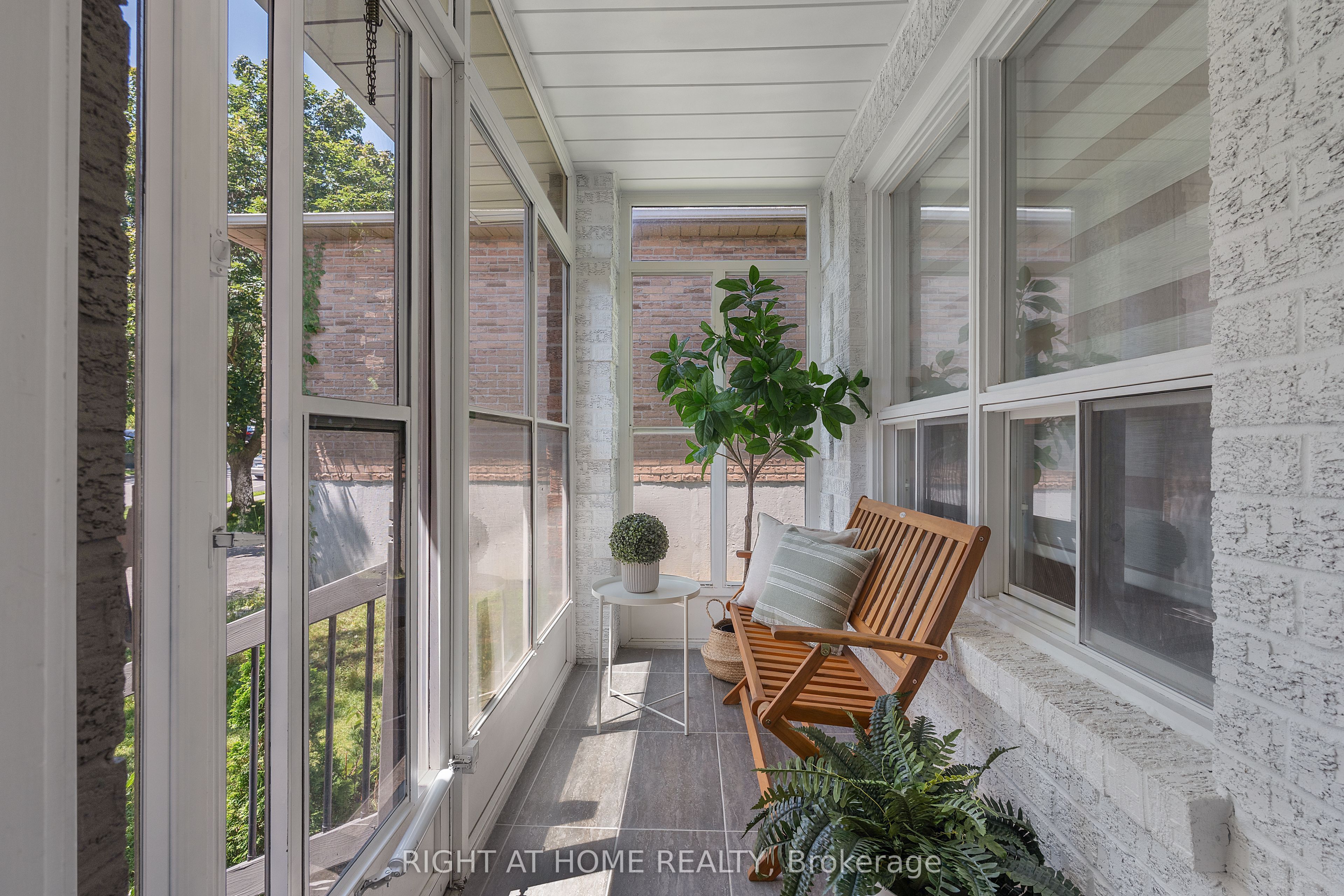 229 Billings Crescent, Newmarket, ON L3Y 7Y8 photo 3