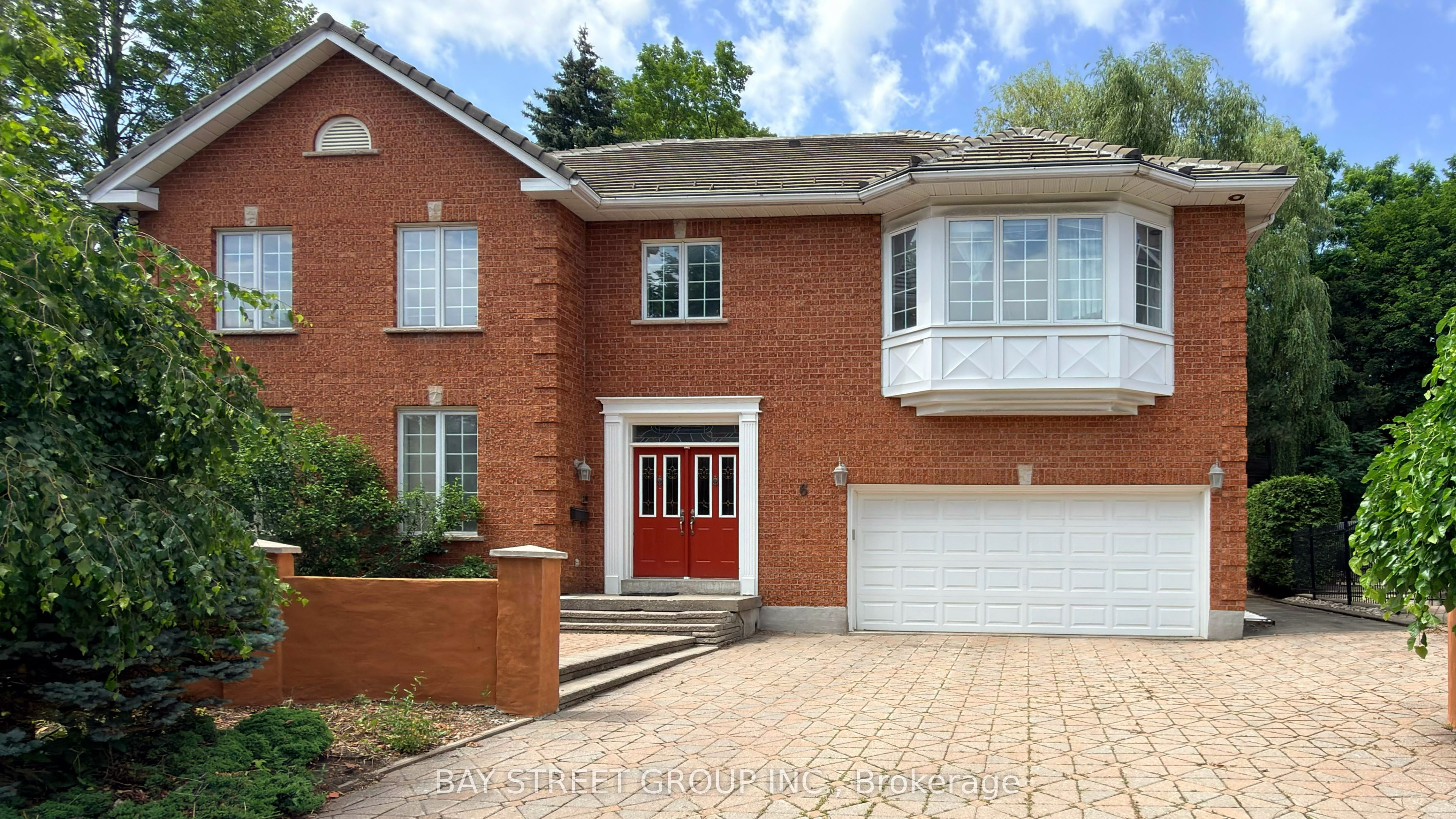 6 Hunt Club Court, Markham, ON L3T 7L4