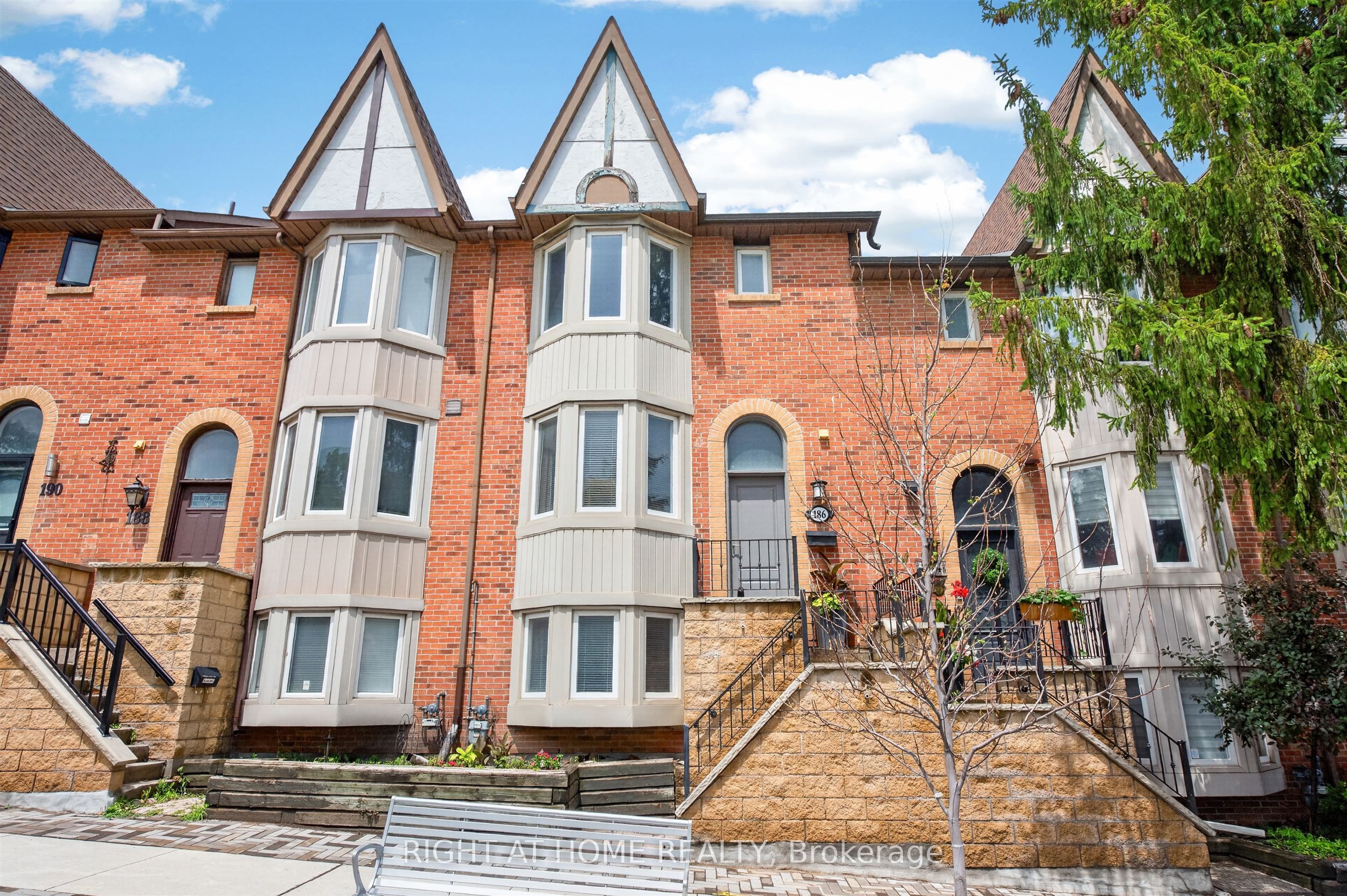 186 Woodbridge Avenue 45, Vaughan, ON L4L 2S8 photo 2