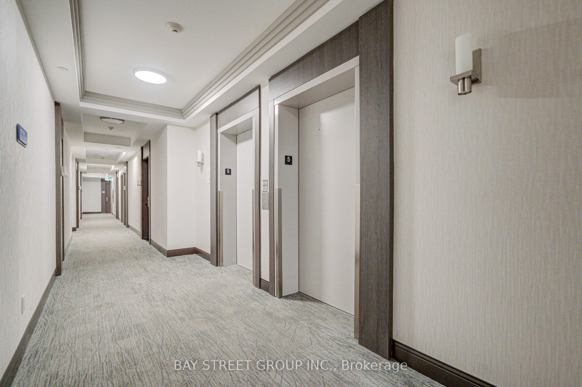 25 Water Walk Drive 517, Markham, ON L6G 0G3 photo 4