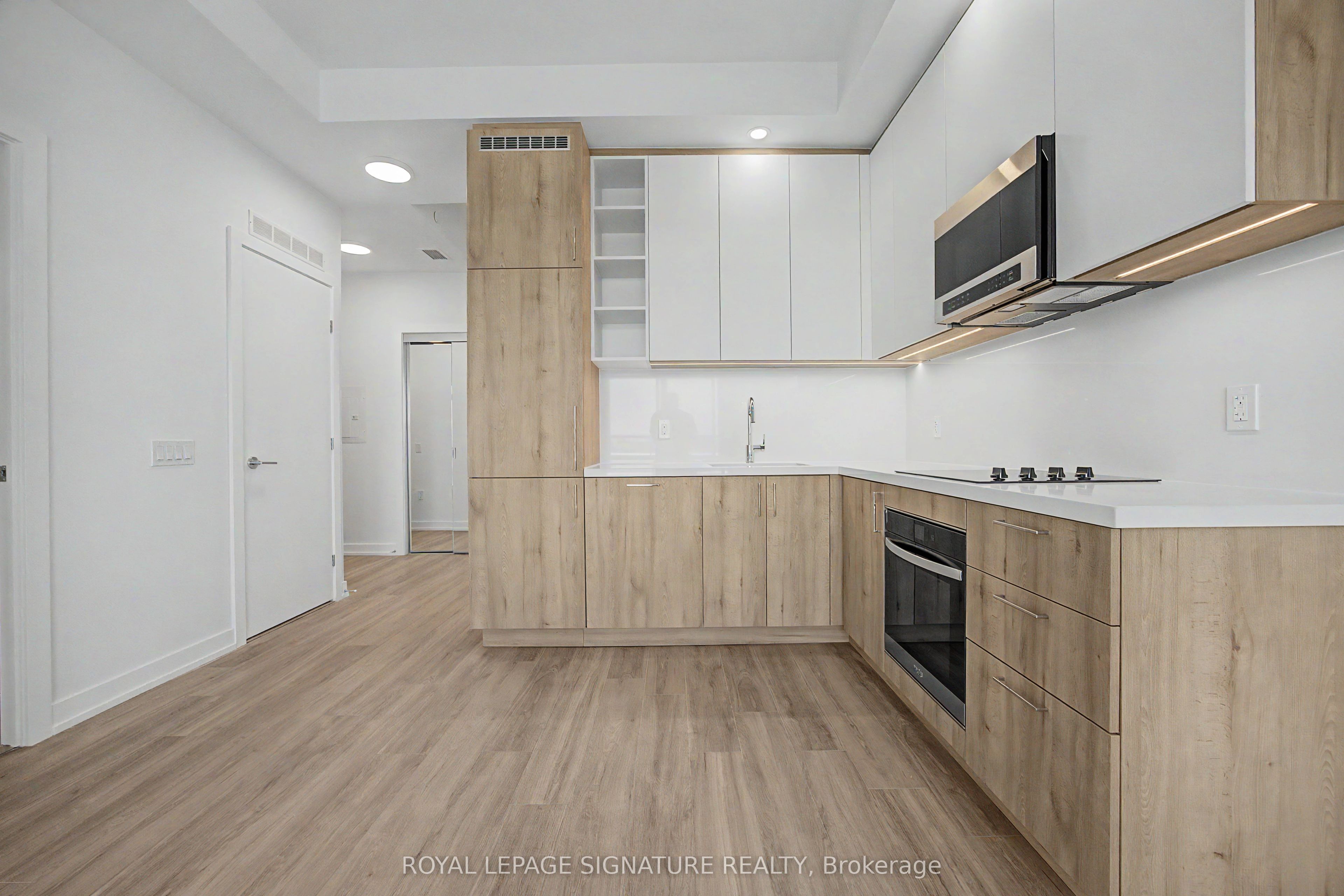 21 Meadowvale Road 301, Vaughan, ON L4K 0H6