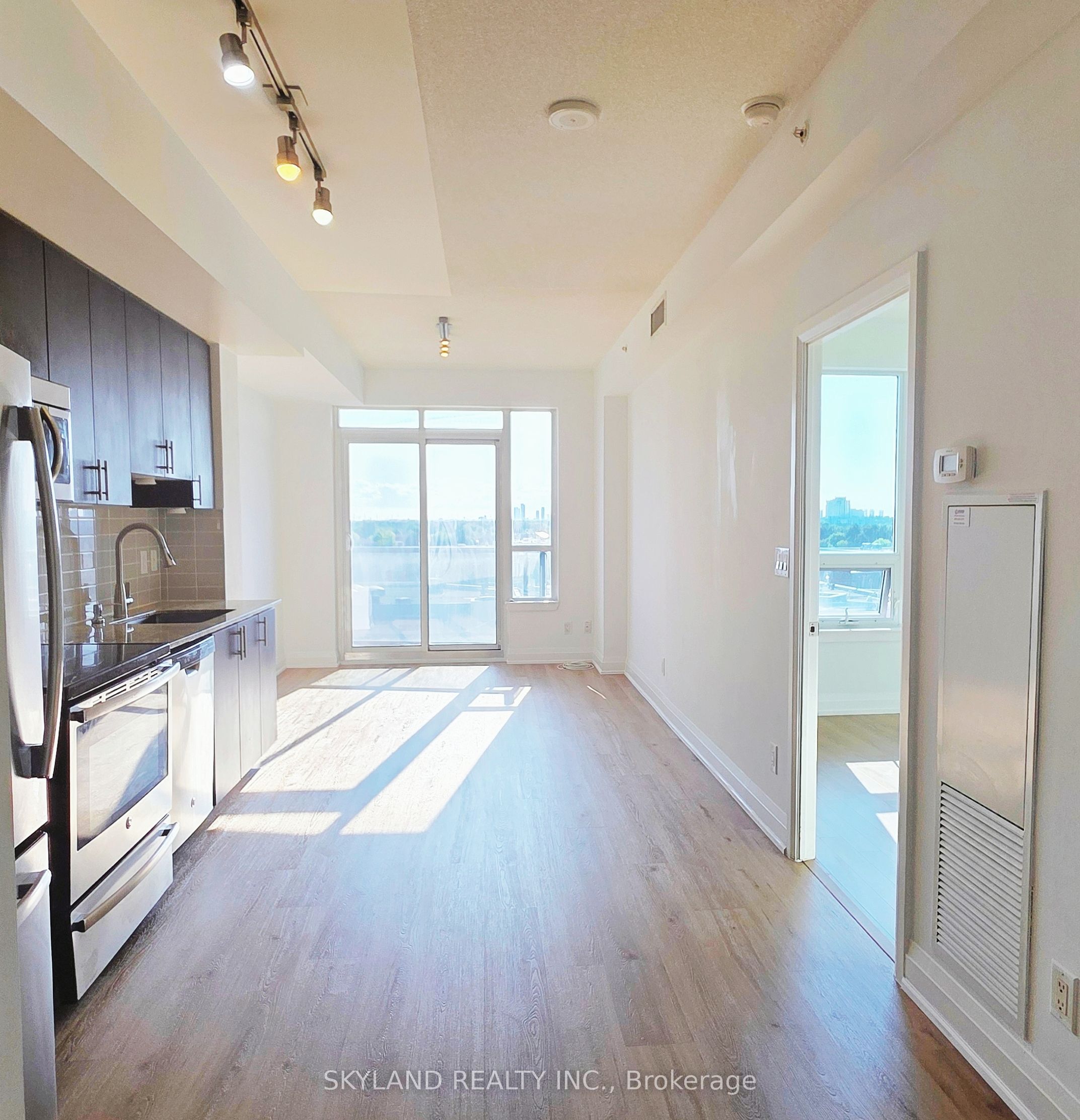 7171 Yonge Street 412, Markham, ON L3T 0C5 photo 2