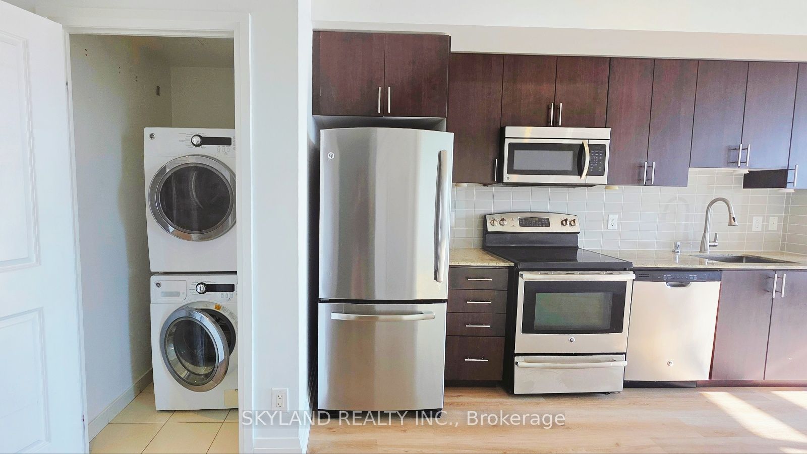 7171 Yonge Street 412, Markham, ON L3T 0C5 photo 3